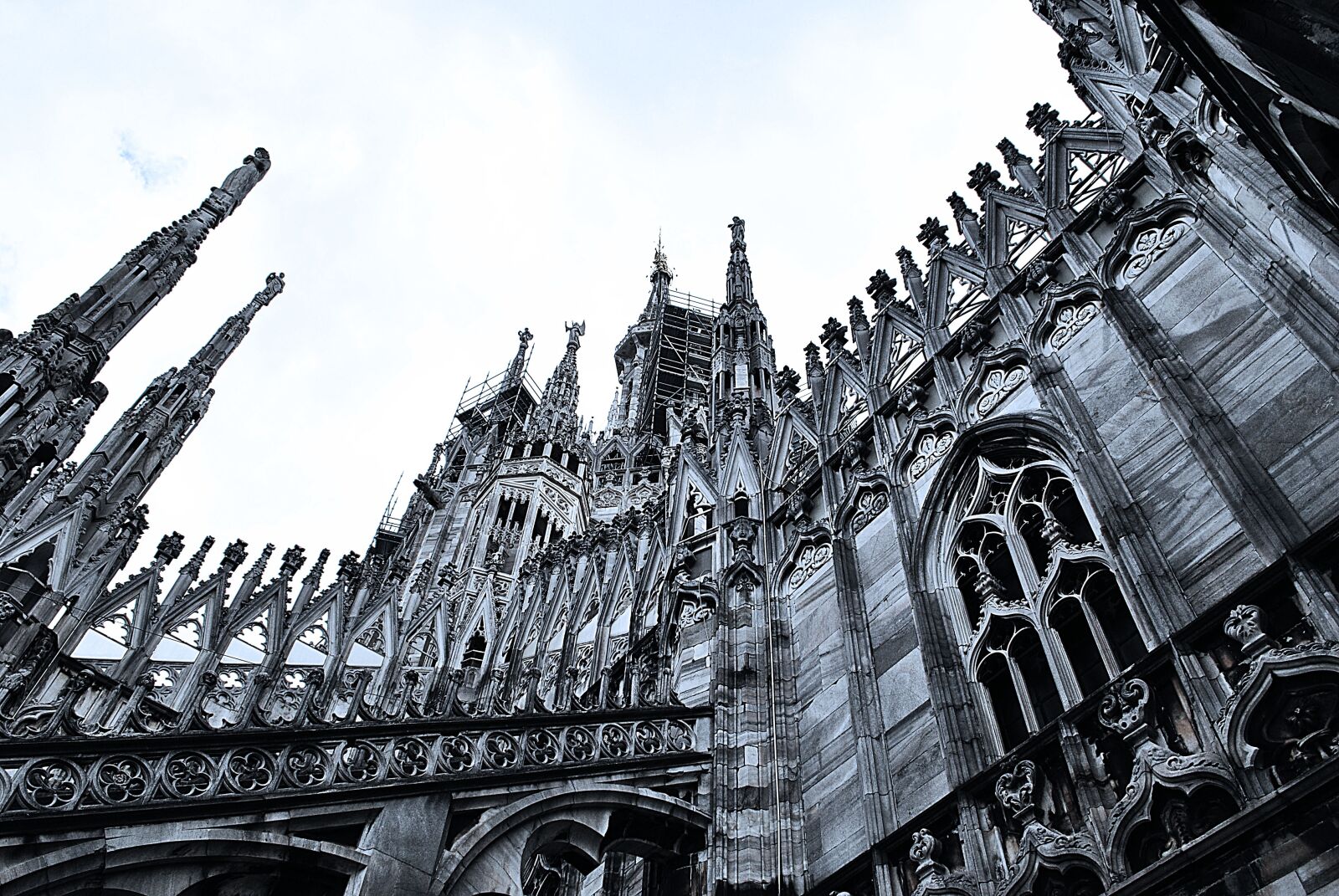 Nikon D3000 sample photo. Milan, italy, ghotic photography