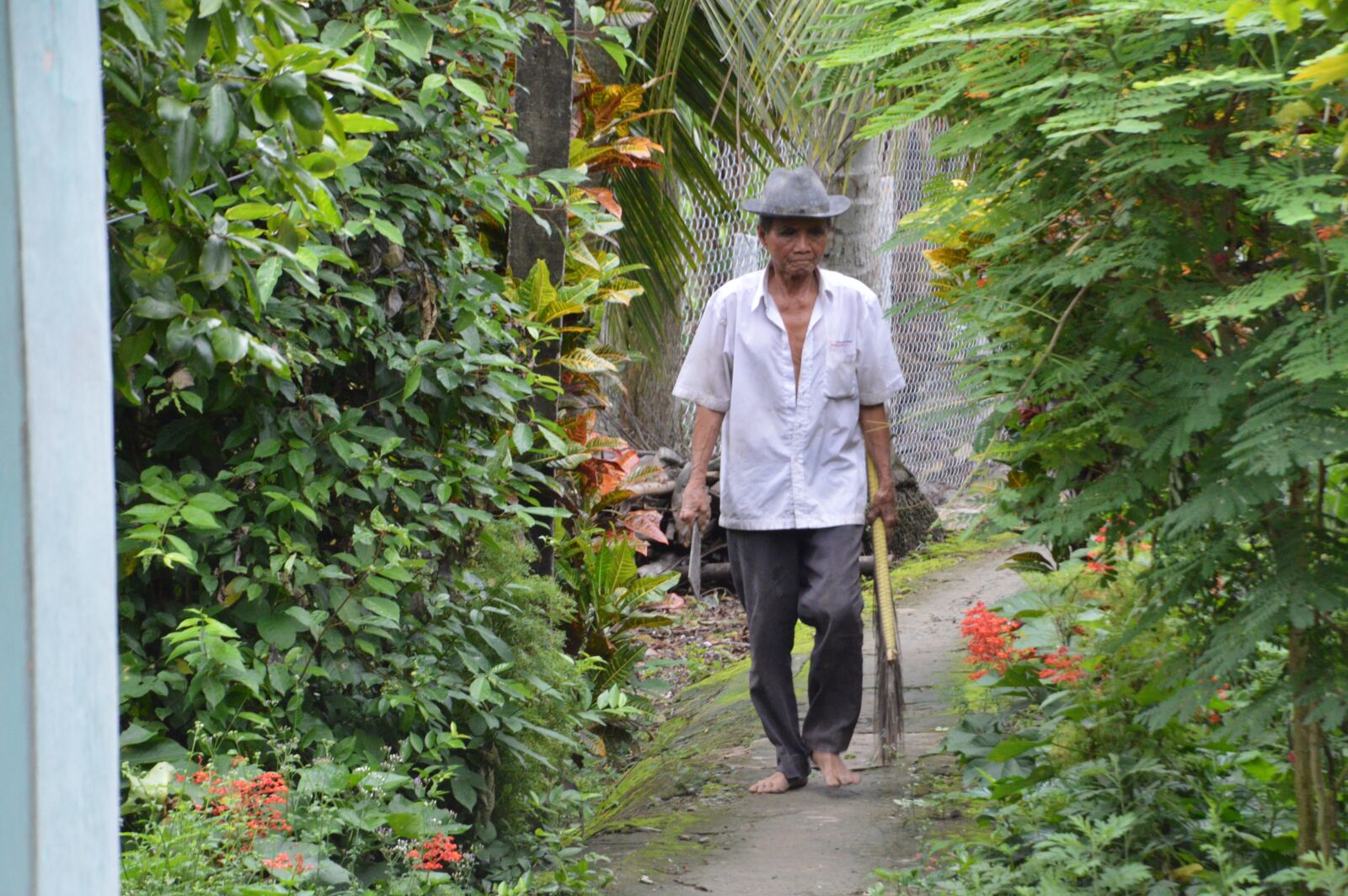 Nikon D3200 sample photo. My grandfather, grandfather, childhood photography