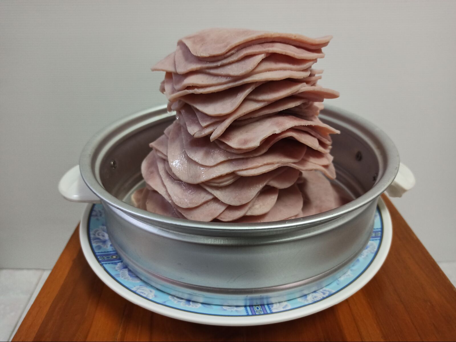 Xiaomi Redmi Note 8 Pro sample photo. Ham, food, shop photography