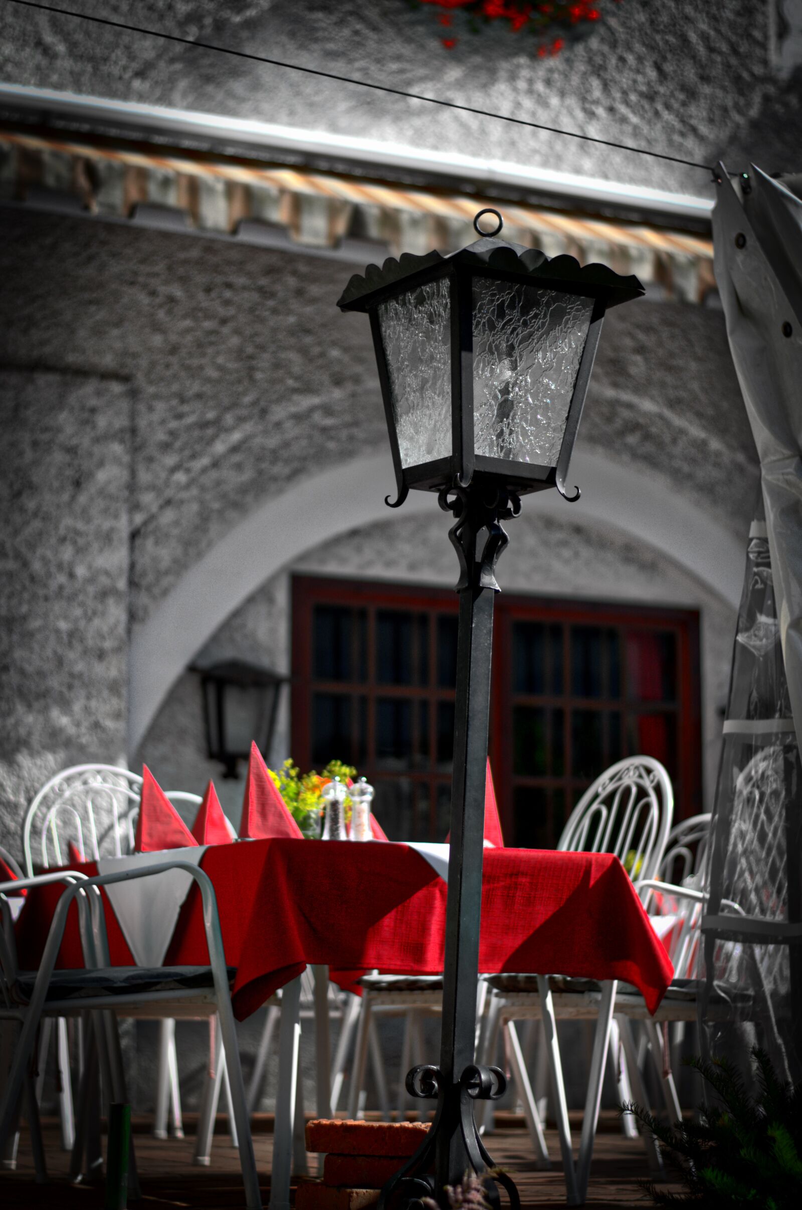 Nikon D5100 sample photo. Lamp, table, wedding photography