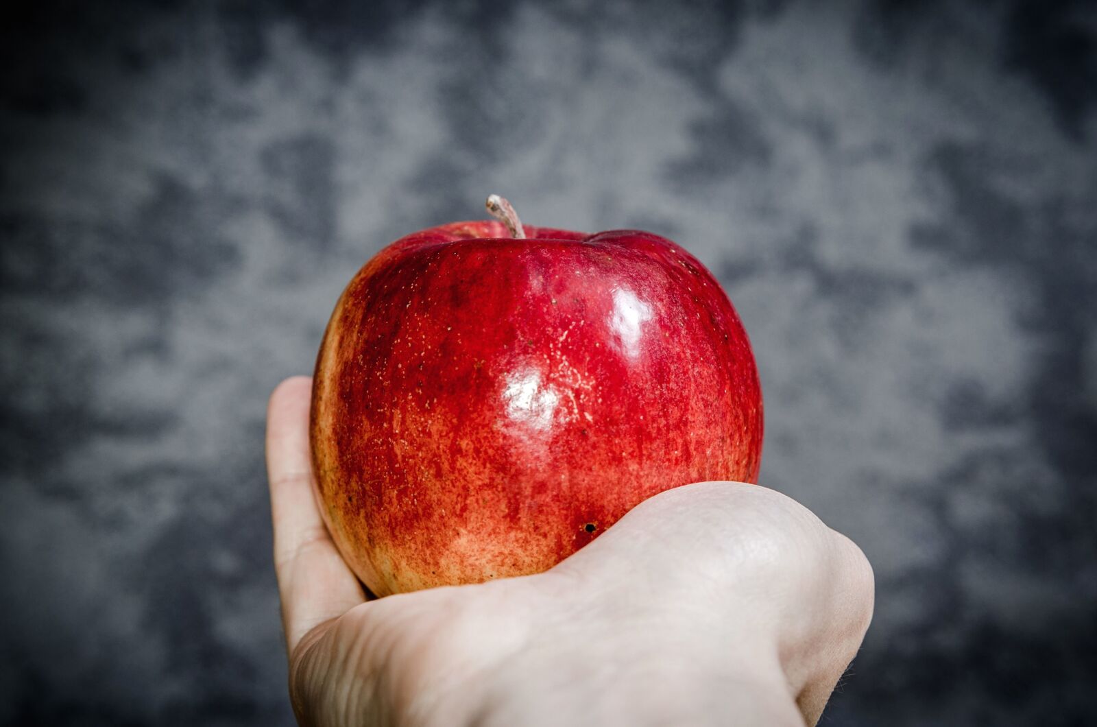 Nikon D5100 sample photo. Apple, fruit, food, diet photography