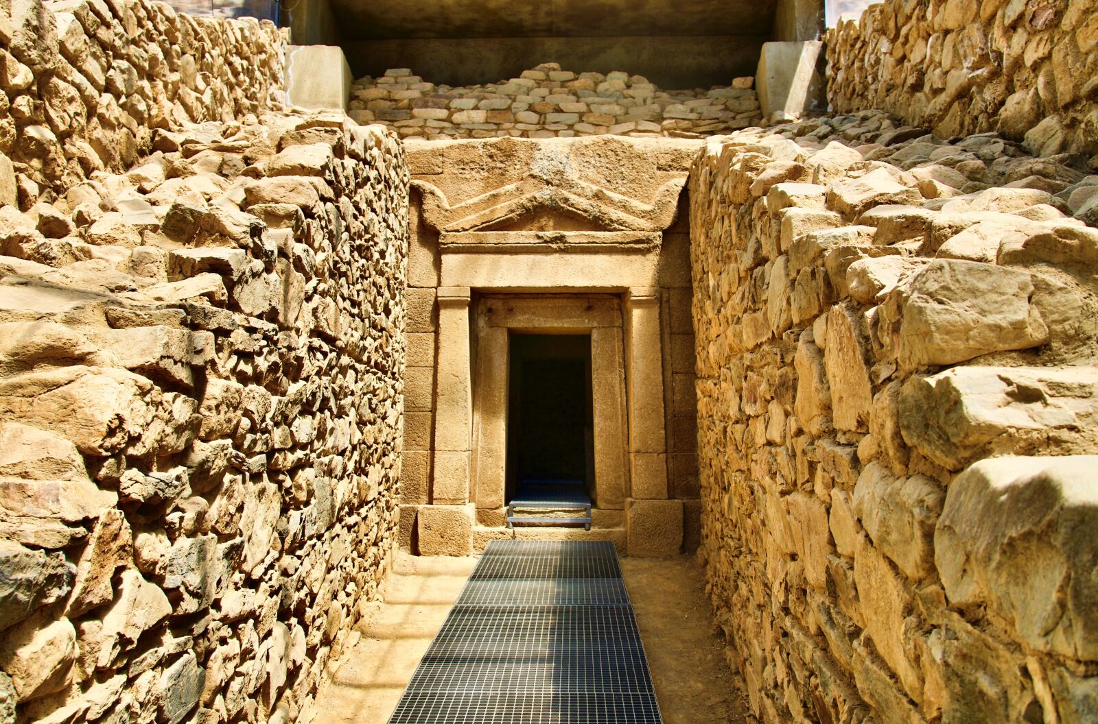 Sony a6500 sample photo. Tomb, ancient, monument photography