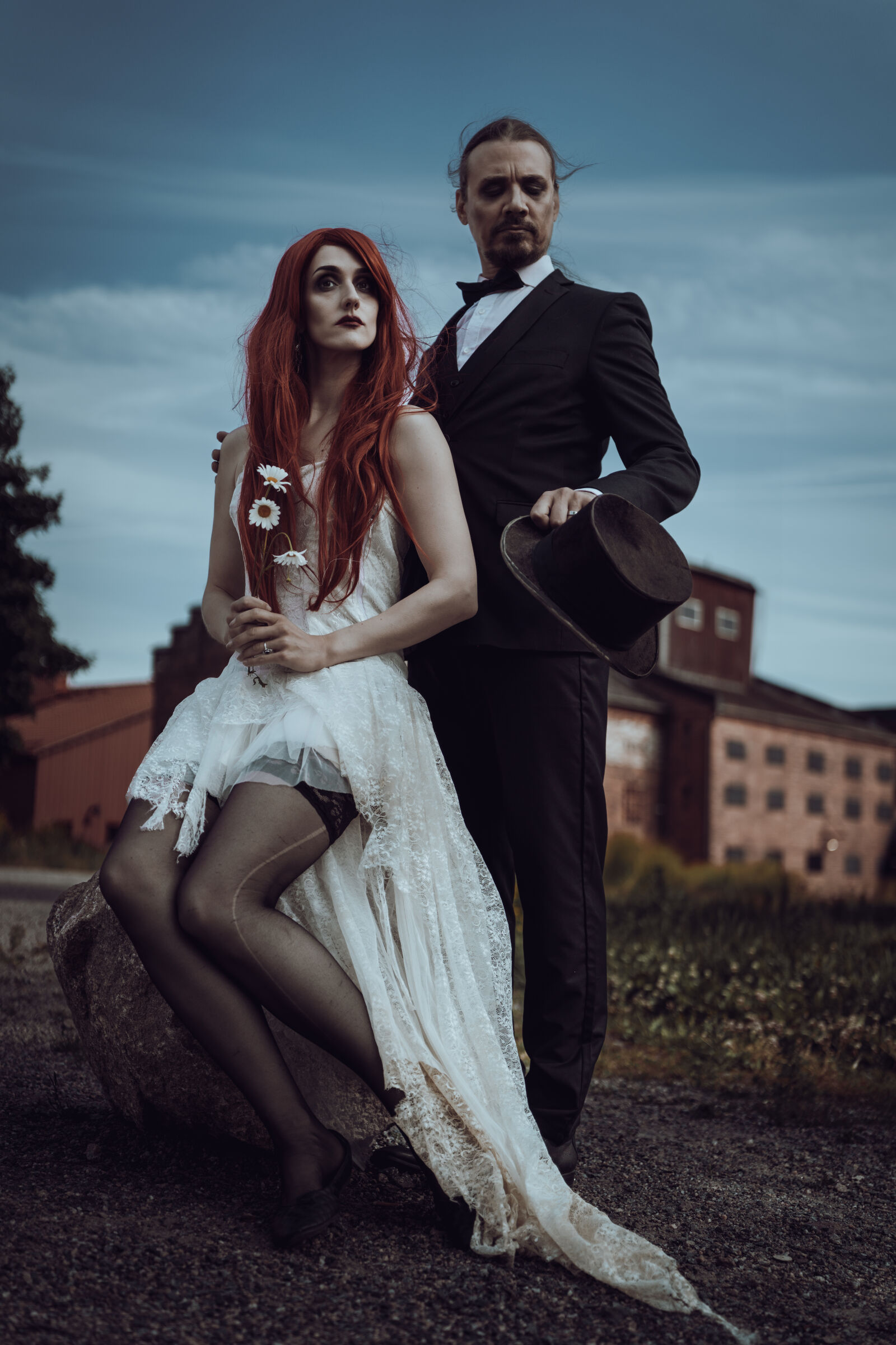 Sigma 28-45mm F1.8 DG DN Art sample photo. Couple ghouls photography