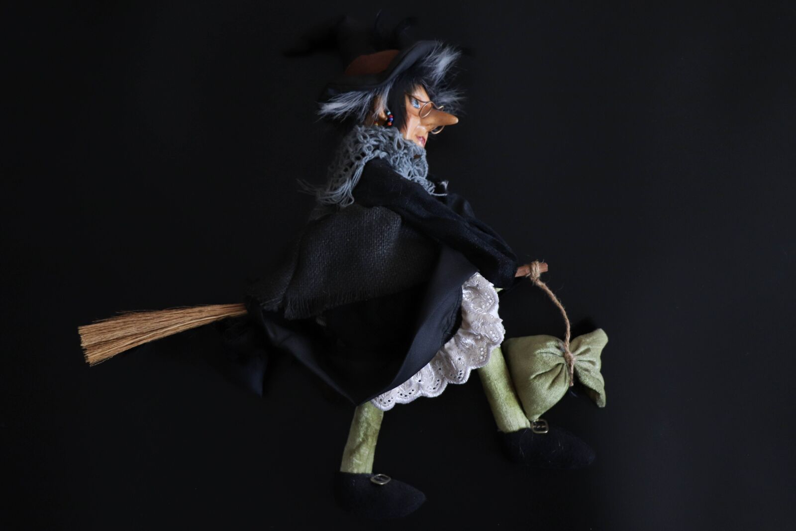 Canon EOS 77D (EOS 9000D / EOS 770D) sample photo. Witch, baby doll, halloween photography