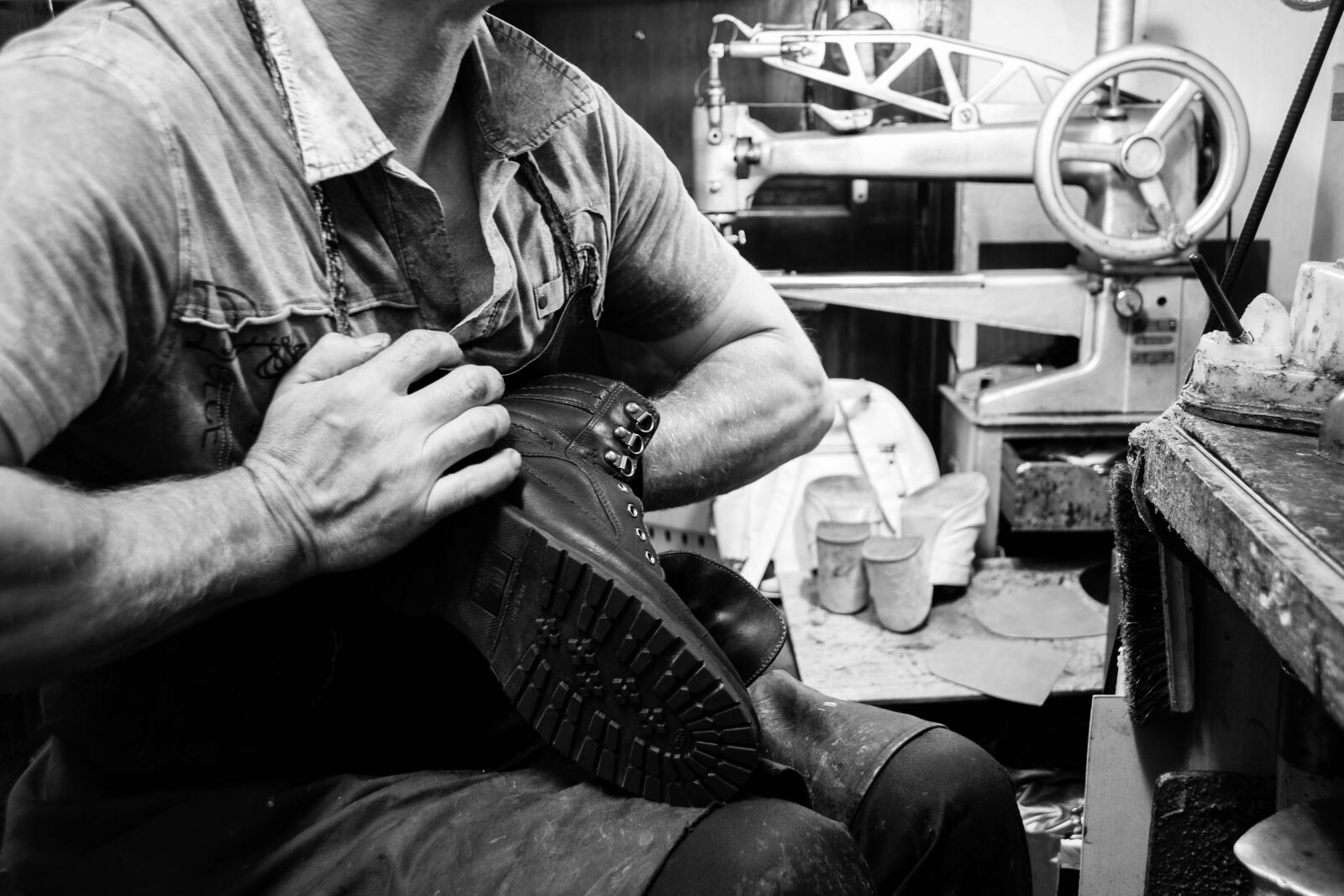 Canon EOS 1100D (EOS Rebel T3 / EOS Kiss X50) sample photo. Shoe repair, workshop, craft photography