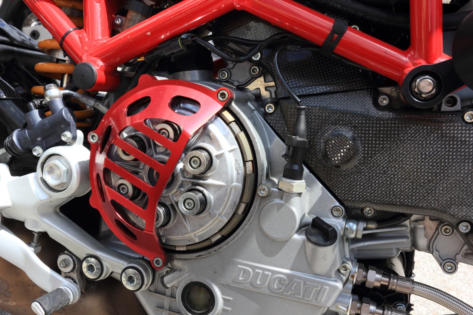 Canon EOS 550D (EOS Rebel T2i / EOS Kiss X4) sample photo. Italy, motorcycle, ducati photography