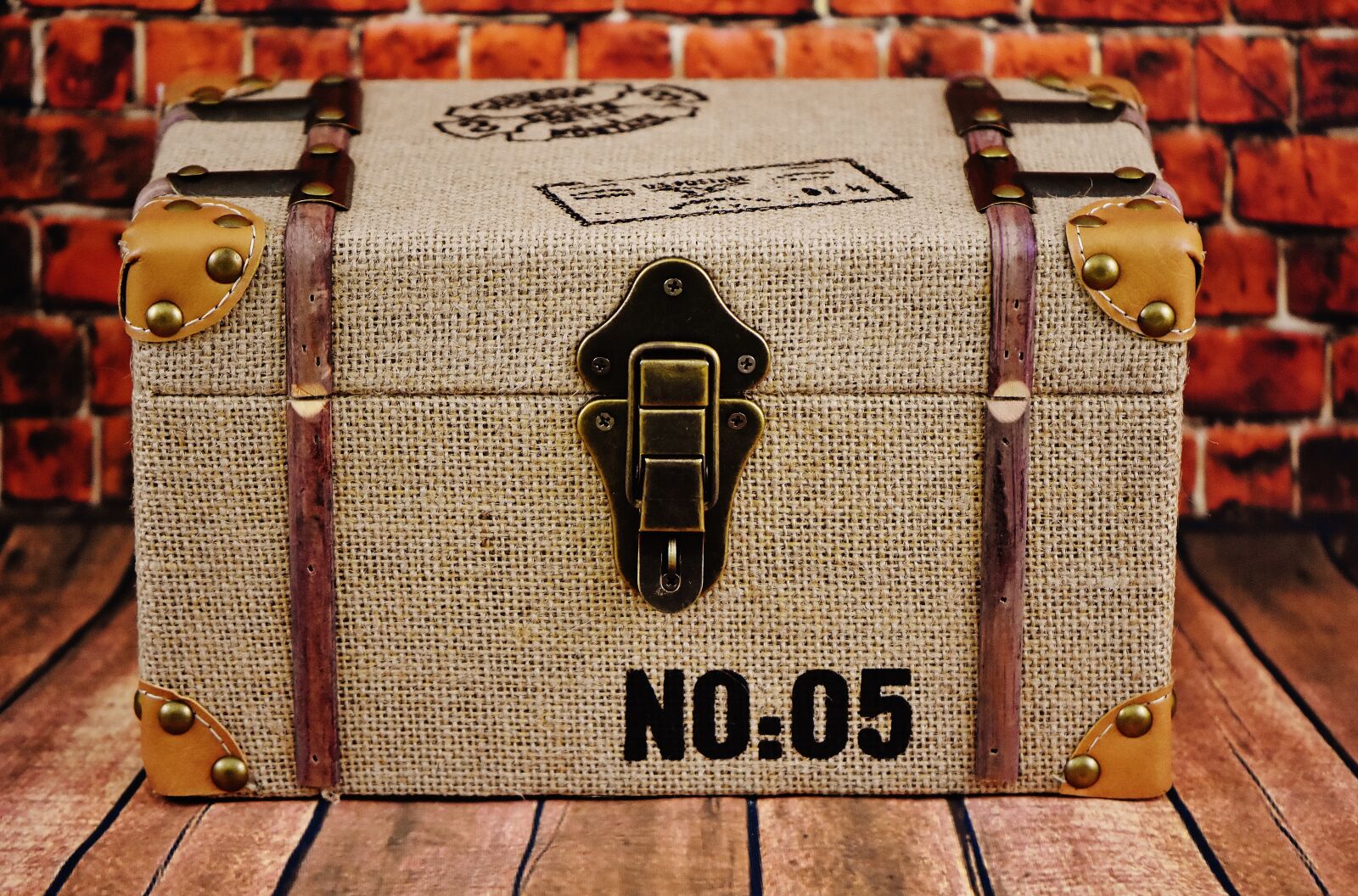 Nikon D7200 sample photo. Chest, closure, fitting photography