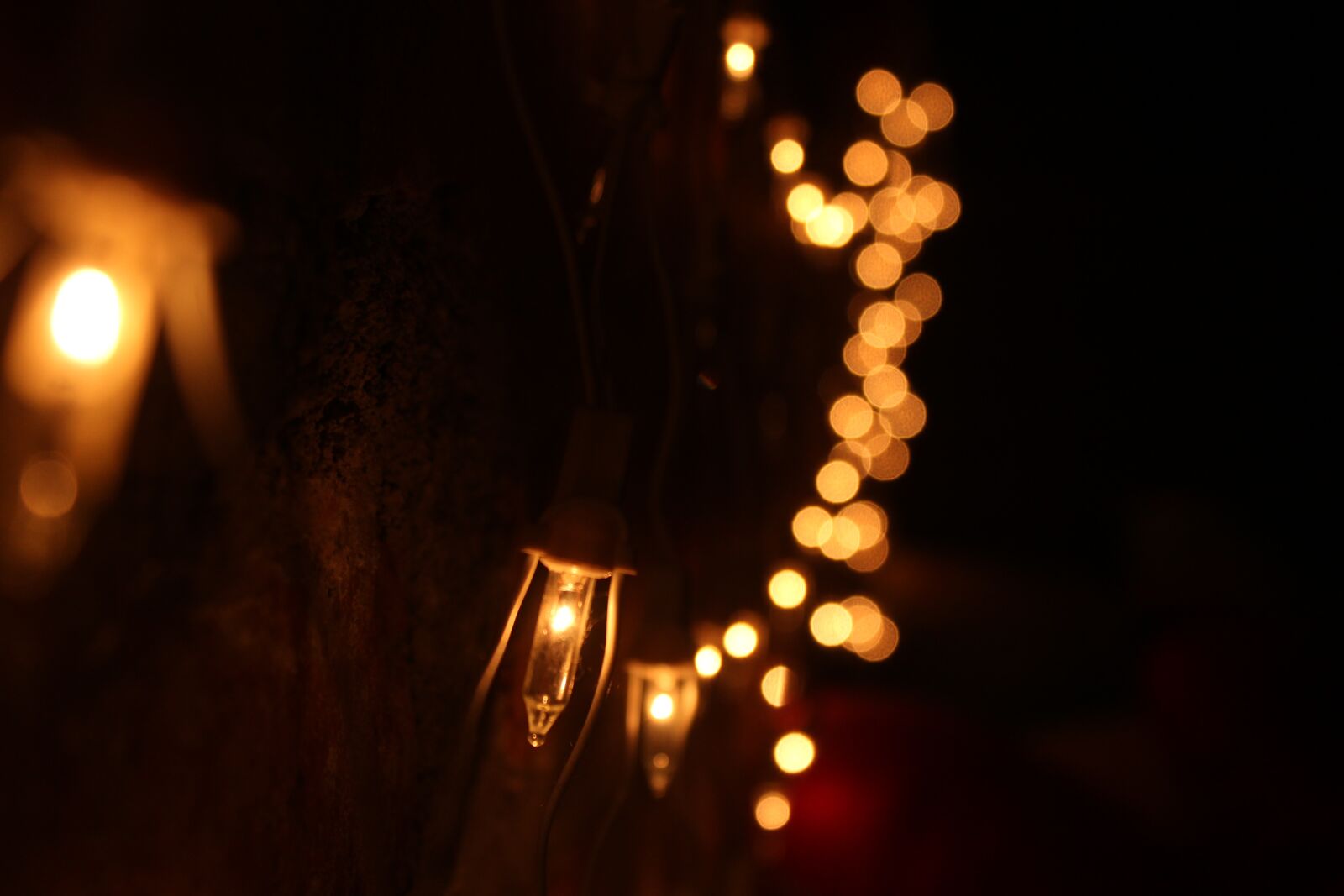 Canon EOS 1200D (EOS Rebel T5 / EOS Kiss X70 / EOS Hi) sample photo. Lights, wall, christmas photography