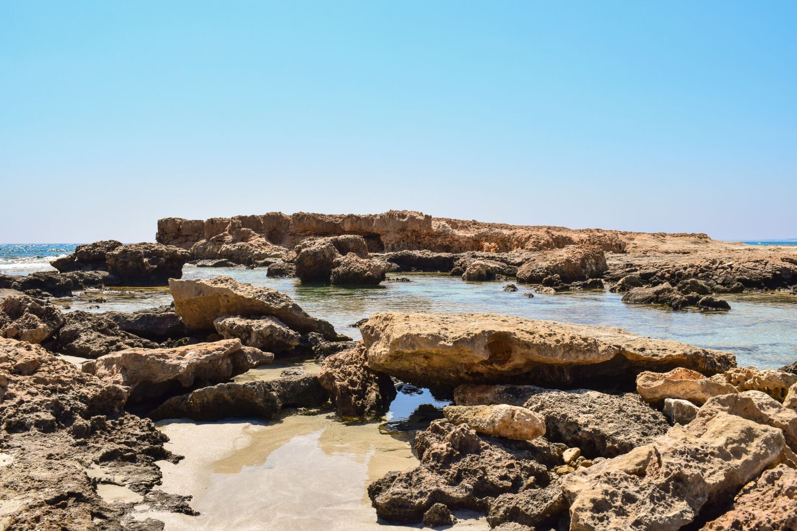 Nikon D3300 sample photo. Rocky coast, lagoon, sea photography