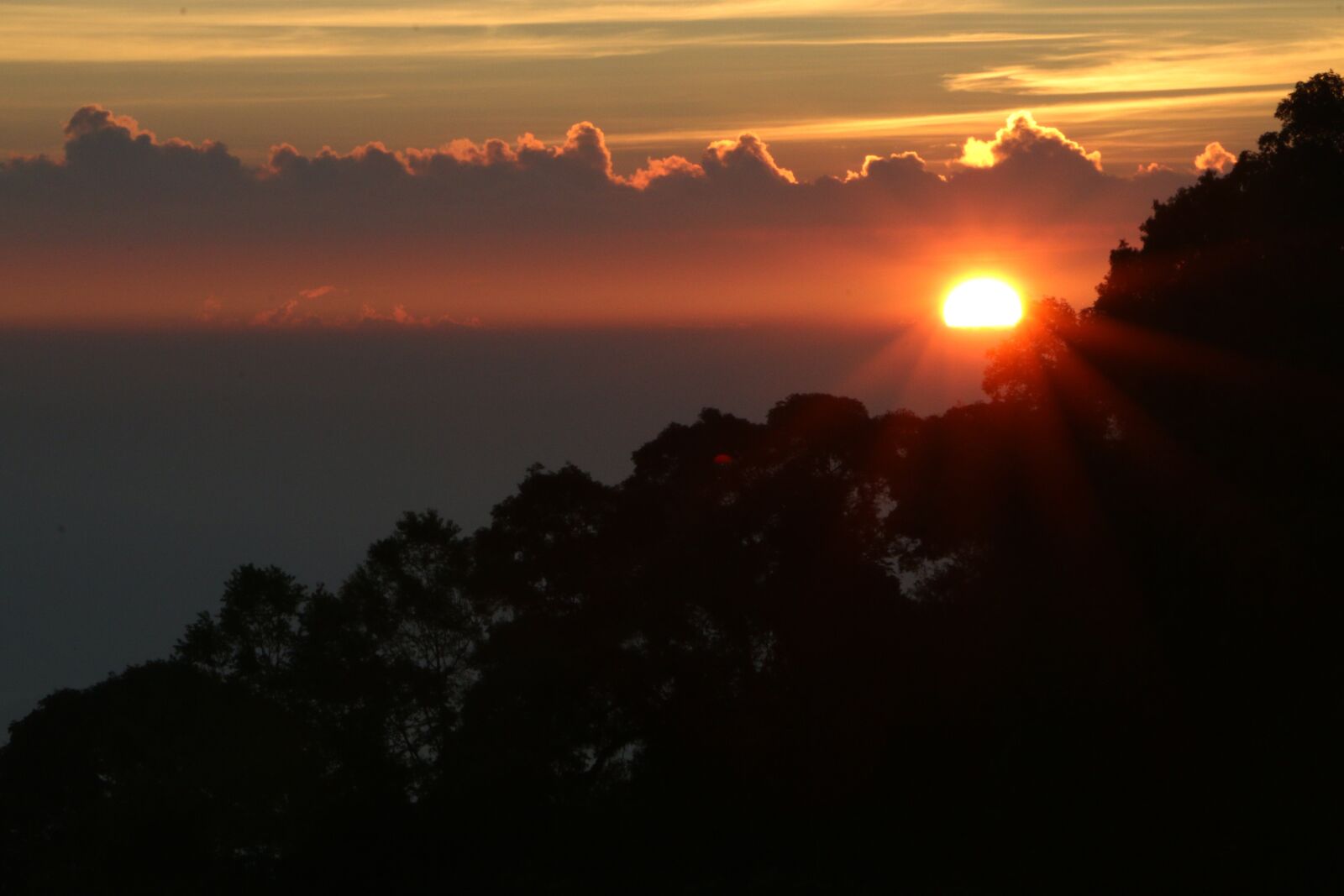 Canon EOS 70D sample photo. Sunrise, mountain, park photography