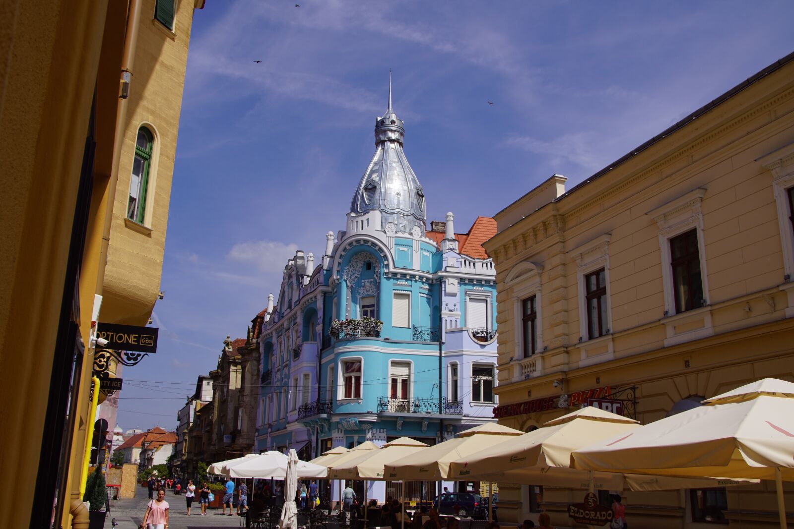 Sony DT 18-200mm F3.5-6.3 sample photo. Romania, oradea, transylvania photography