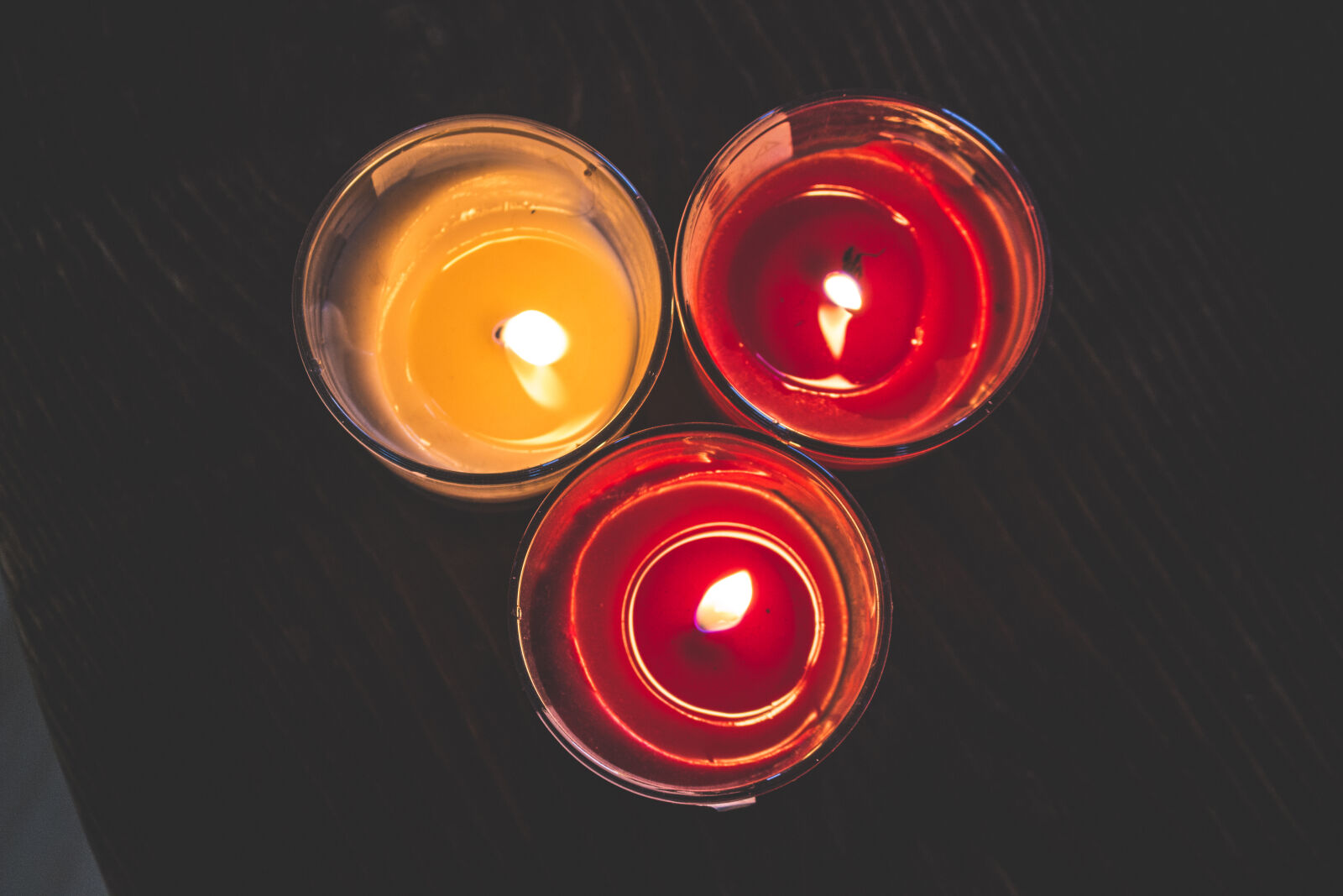 Canon EOS 700D (EOS Rebel T5i / EOS Kiss X7i) sample photo. Lighted, red, wax, candle photography