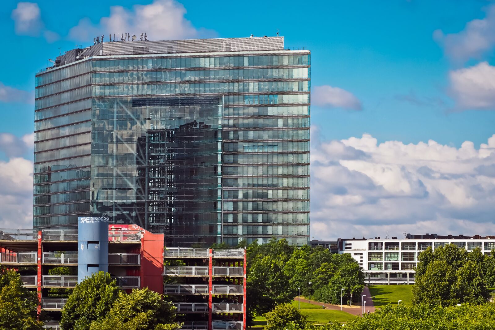 Olympus OM-D E-M10 sample photo. Architecture, building, facade photography