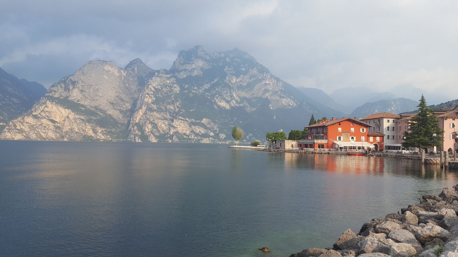 Samsung Galaxy S6 sample photo. Lago di garda, italy photography