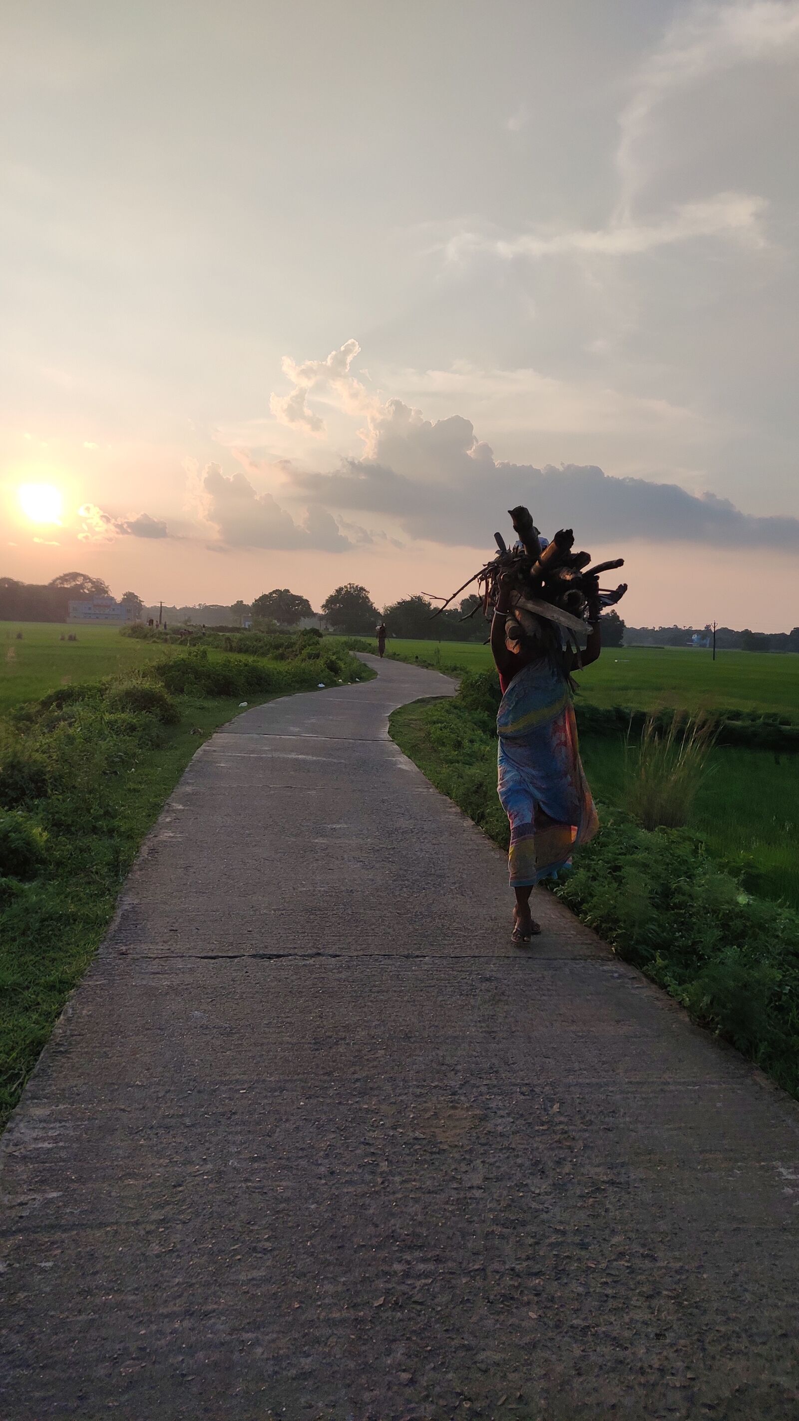 Xiaomi Redmi Note 7 Pro sample photo. Sunset, back to home photography