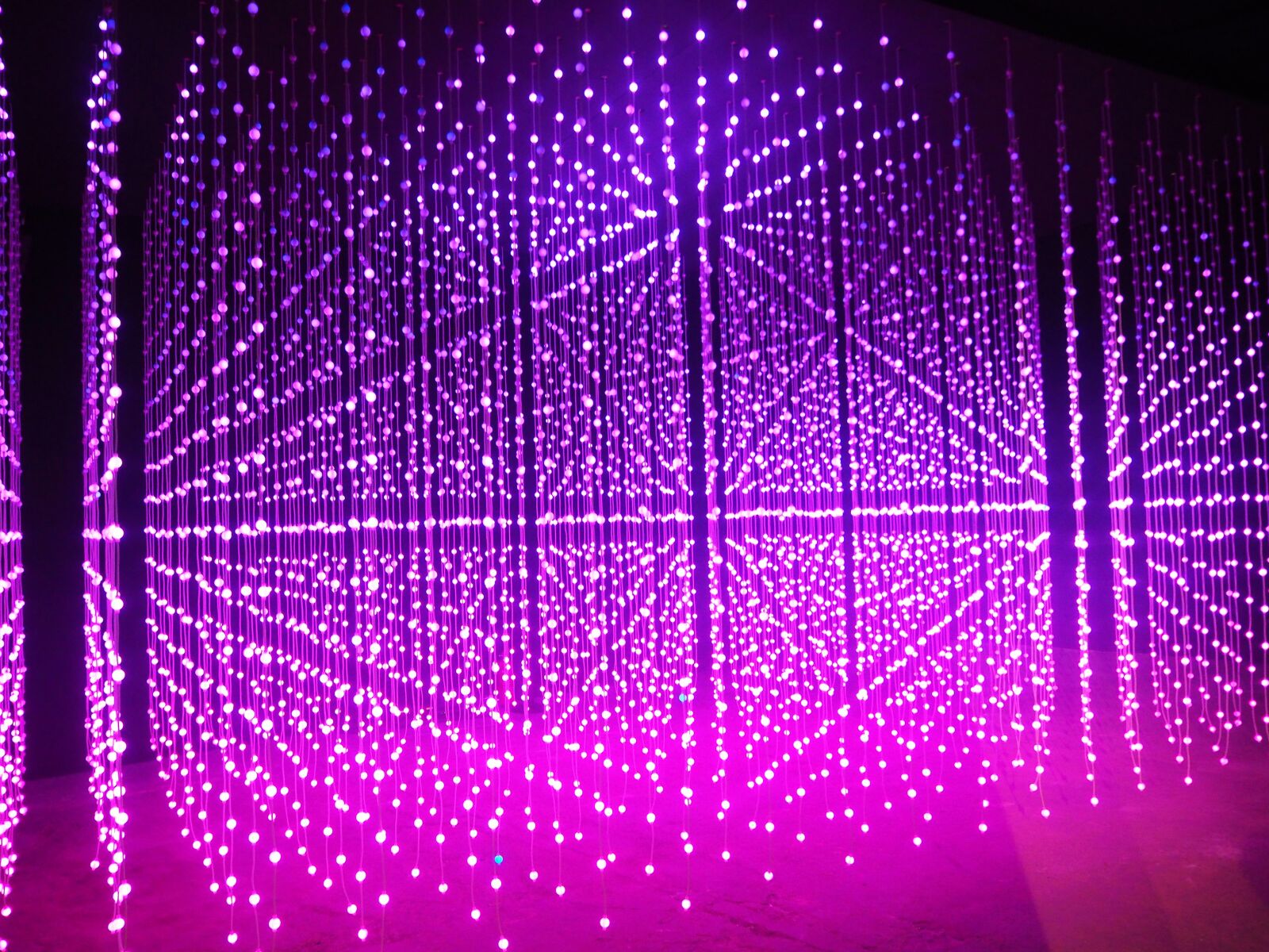 Olympus OM-D E-M10 sample photo. Pattern, light, color photography