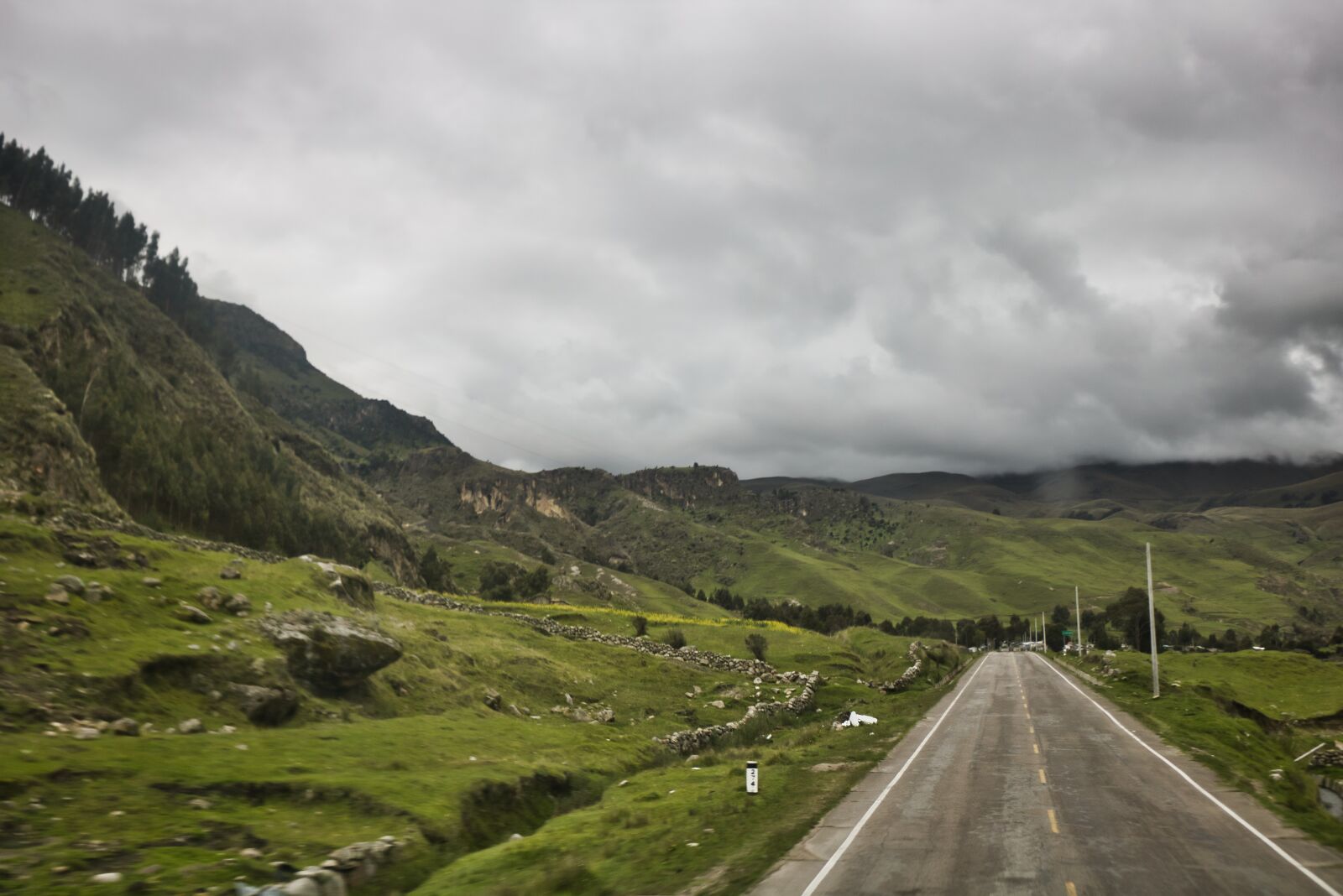 Canon EOS 750D (EOS Rebel T6i / EOS Kiss X8i) sample photo. Peru, landscape, ayacucho photography