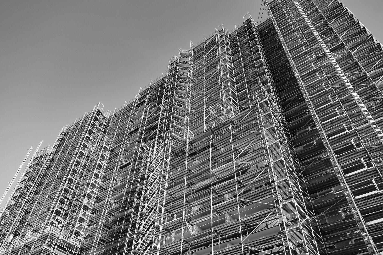 Sony Cyber-shot DSC-RX100 II sample photo. Skyscraper, scaffold, scaffolding photography