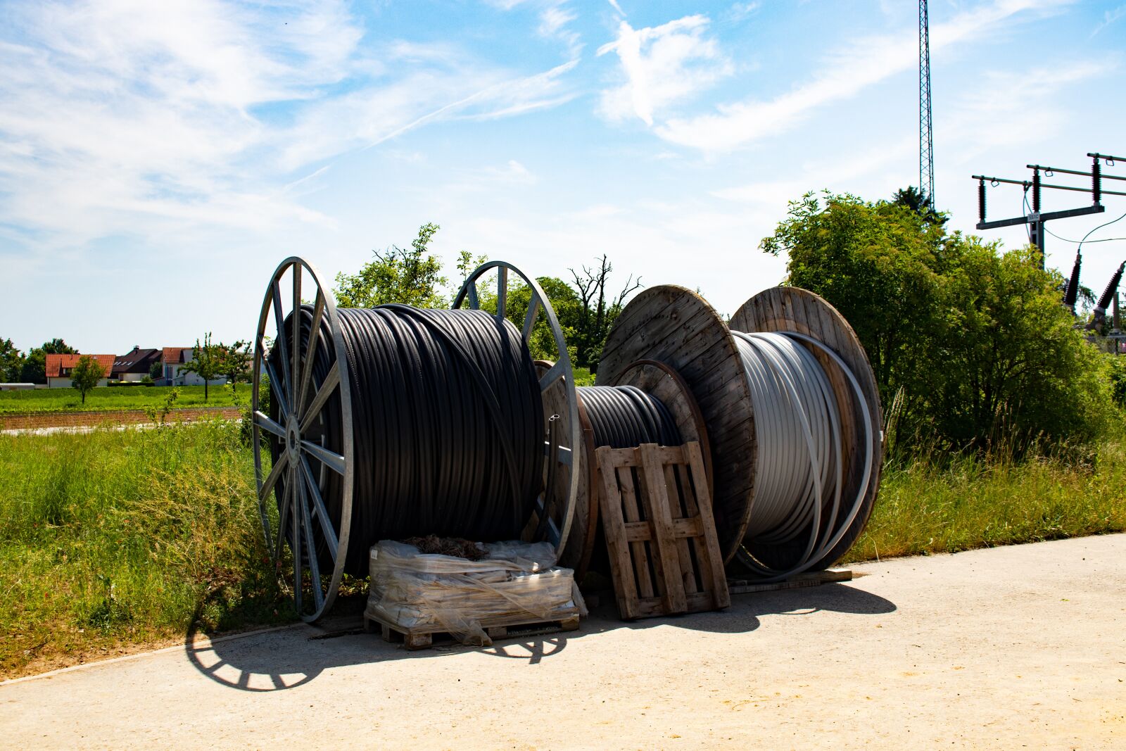 Canon EOS 80D sample photo. Cable drum, site, coiled photography