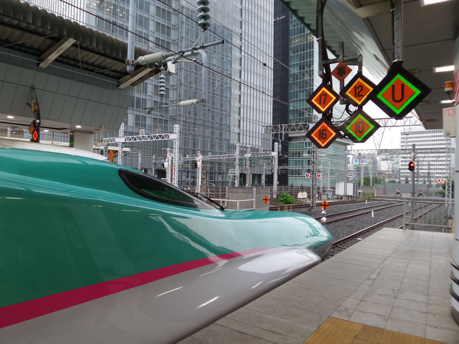 Samsung Galaxy K Zoom sample photo. Japan, shinkansen, hayabusa photography
