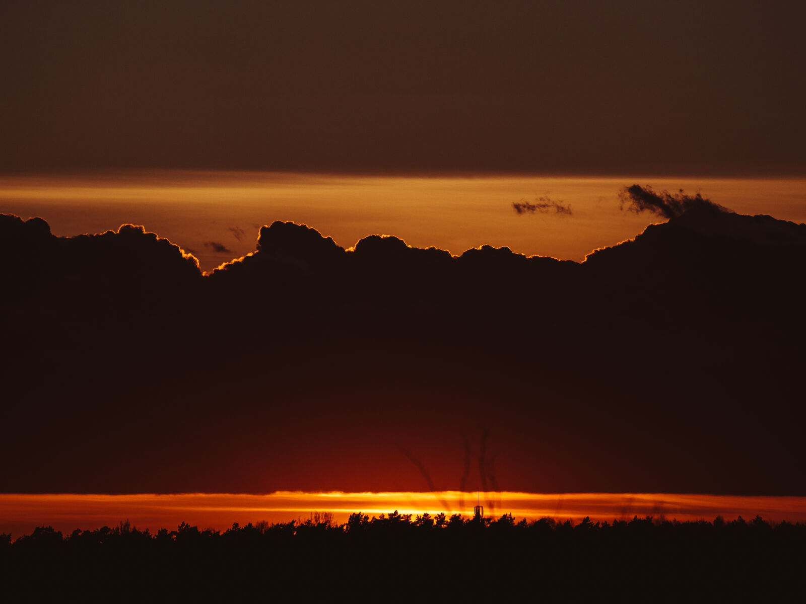Olympus OM-D E-M5 sample photo. Clouds, colorful, colourful, horizon photography
