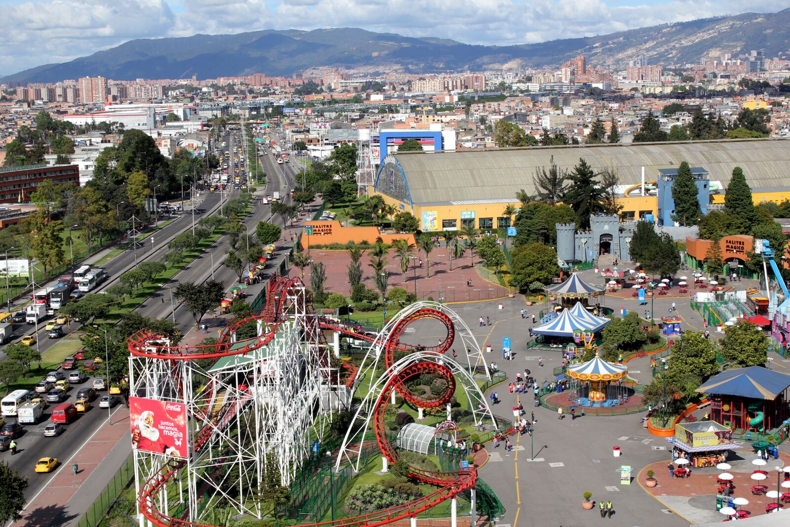 Canon EOS 550D (EOS Rebel T2i / EOS Kiss X4) sample photo. Bogotá, colombia, city photography