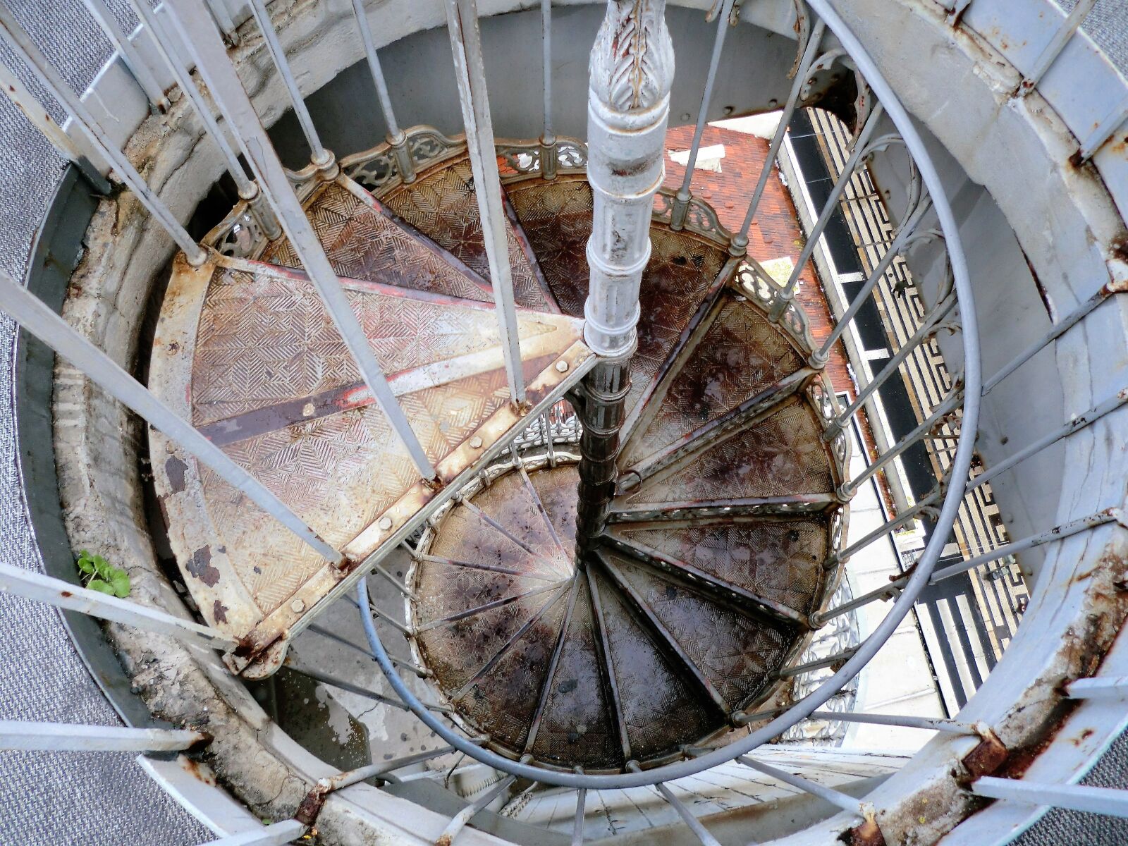 CASIO EX-Z800 sample photo. Construction, winding staircase, iron photography