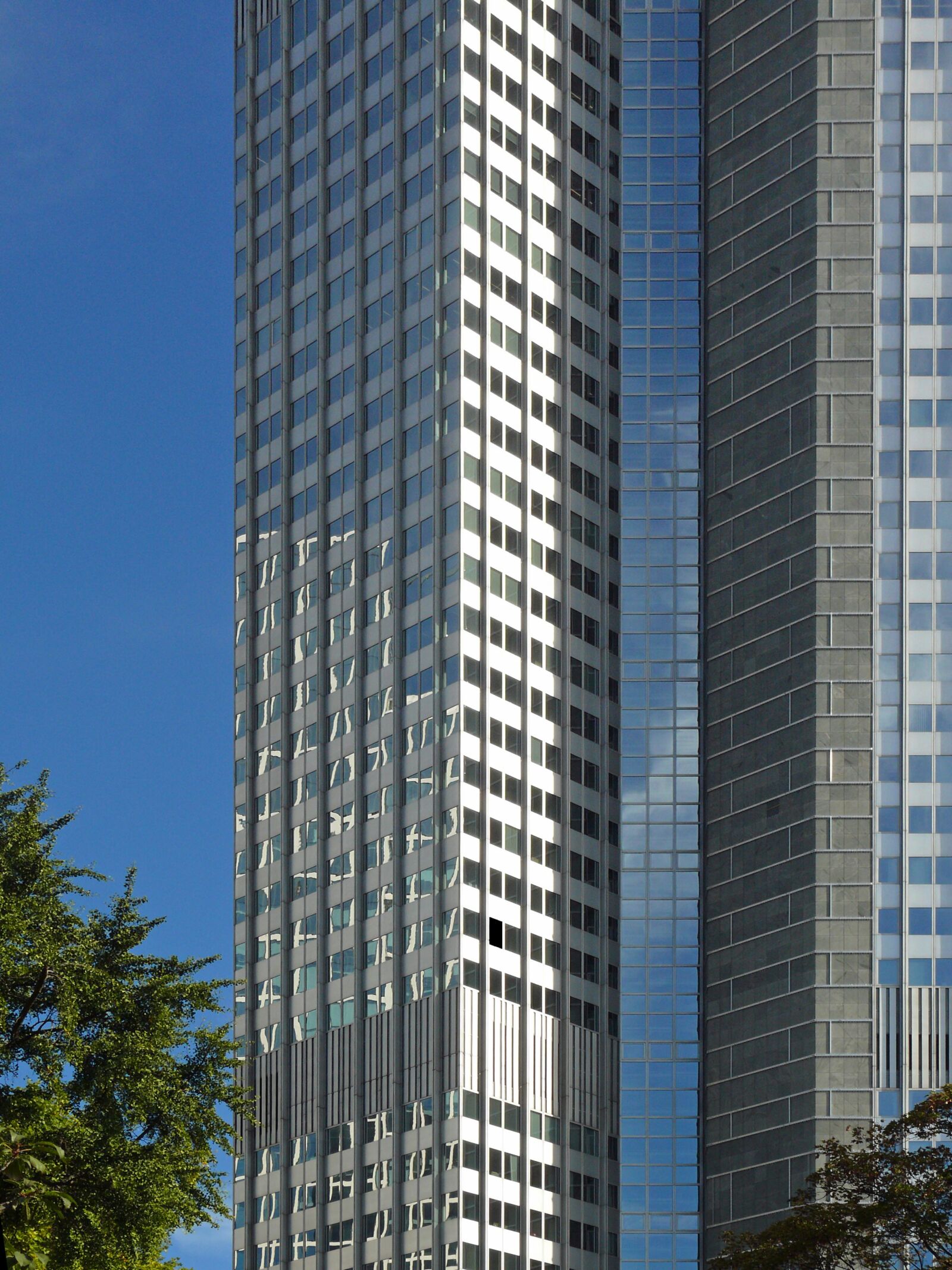 Leica V-LUX 1 sample photo. Skyscraper, skyline, skyscrapers photography