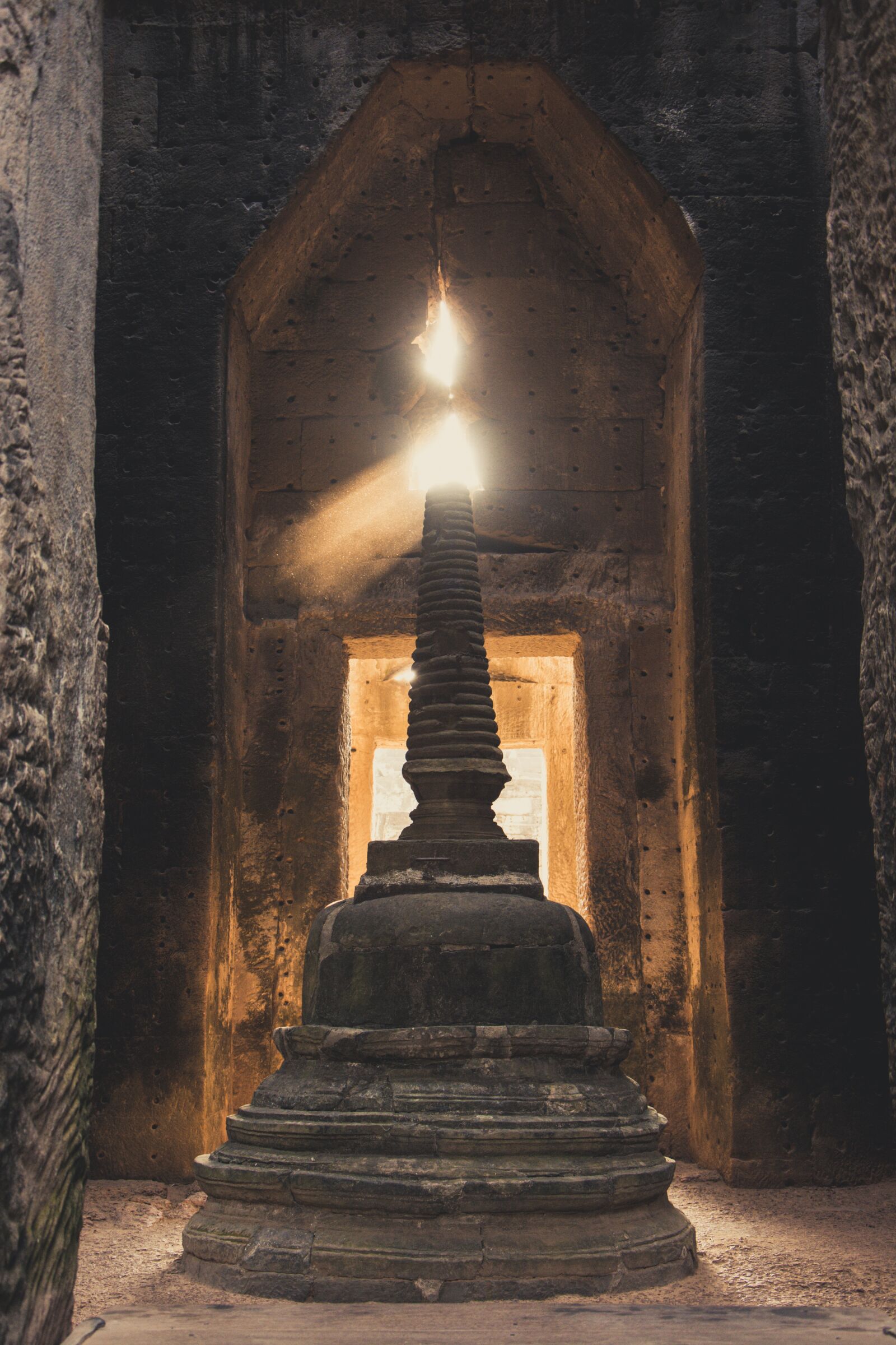 Nikon D5200 sample photo. Cambodia, temple, statue photography