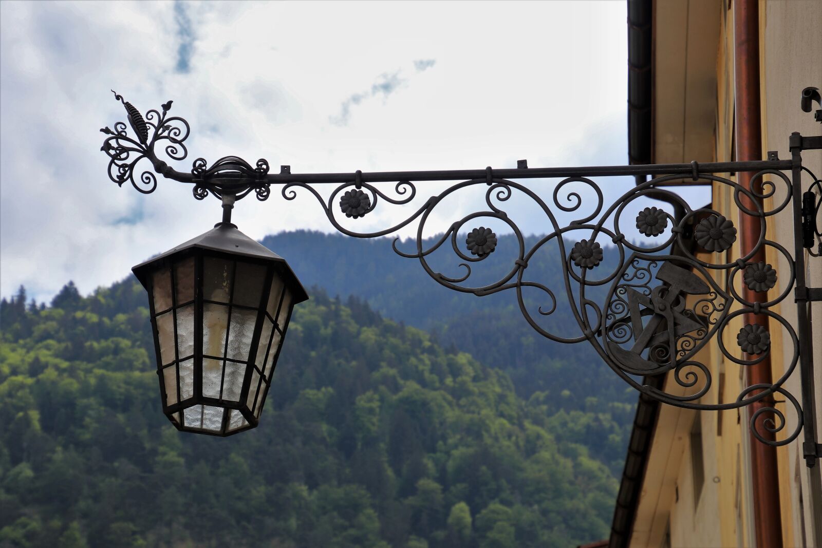 Canon EOS 80D sample photo. Lantern, metal, forged photography
