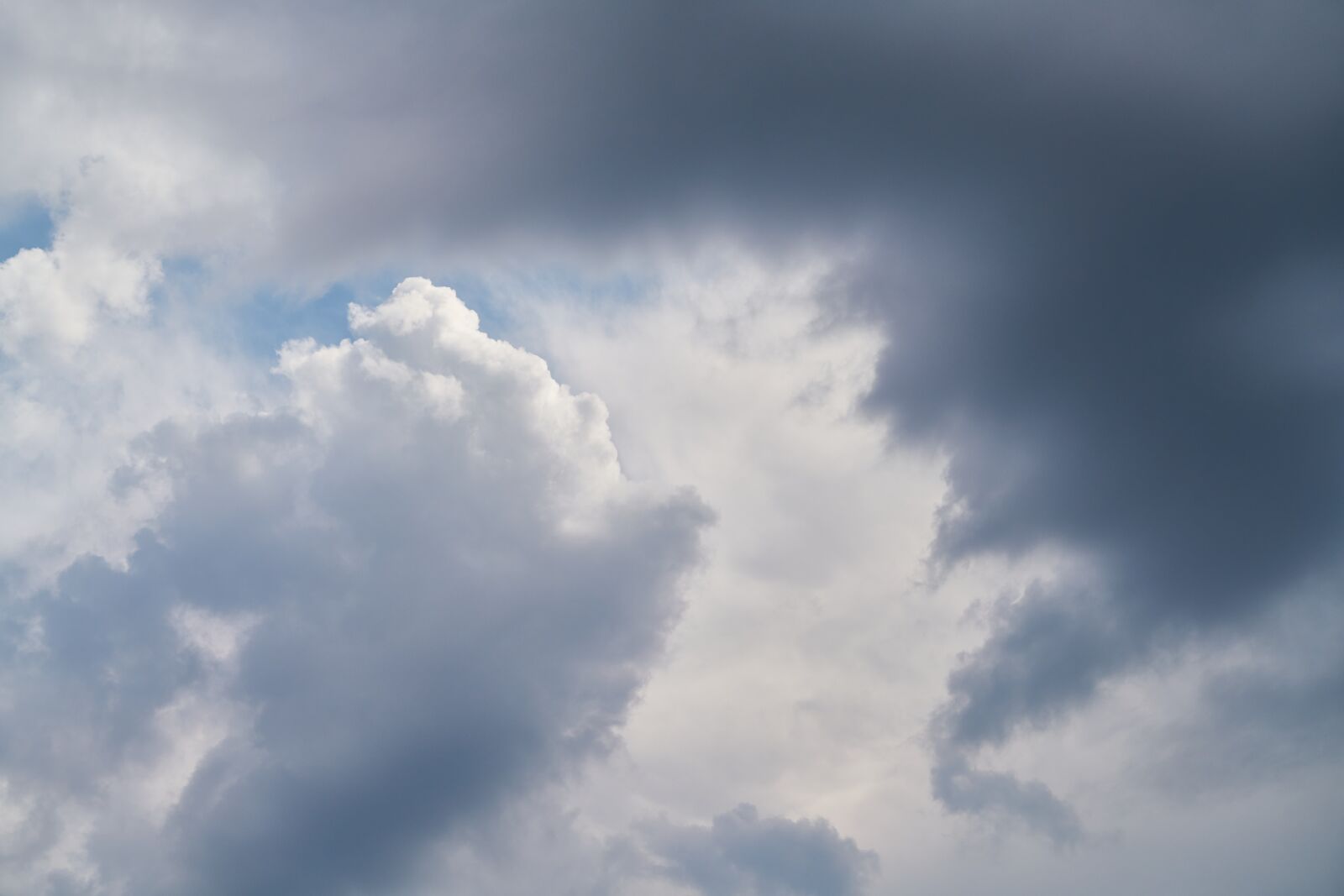 Sony FE 70-200mm F4 G OSS sample photo. Cloud, sky, background photography