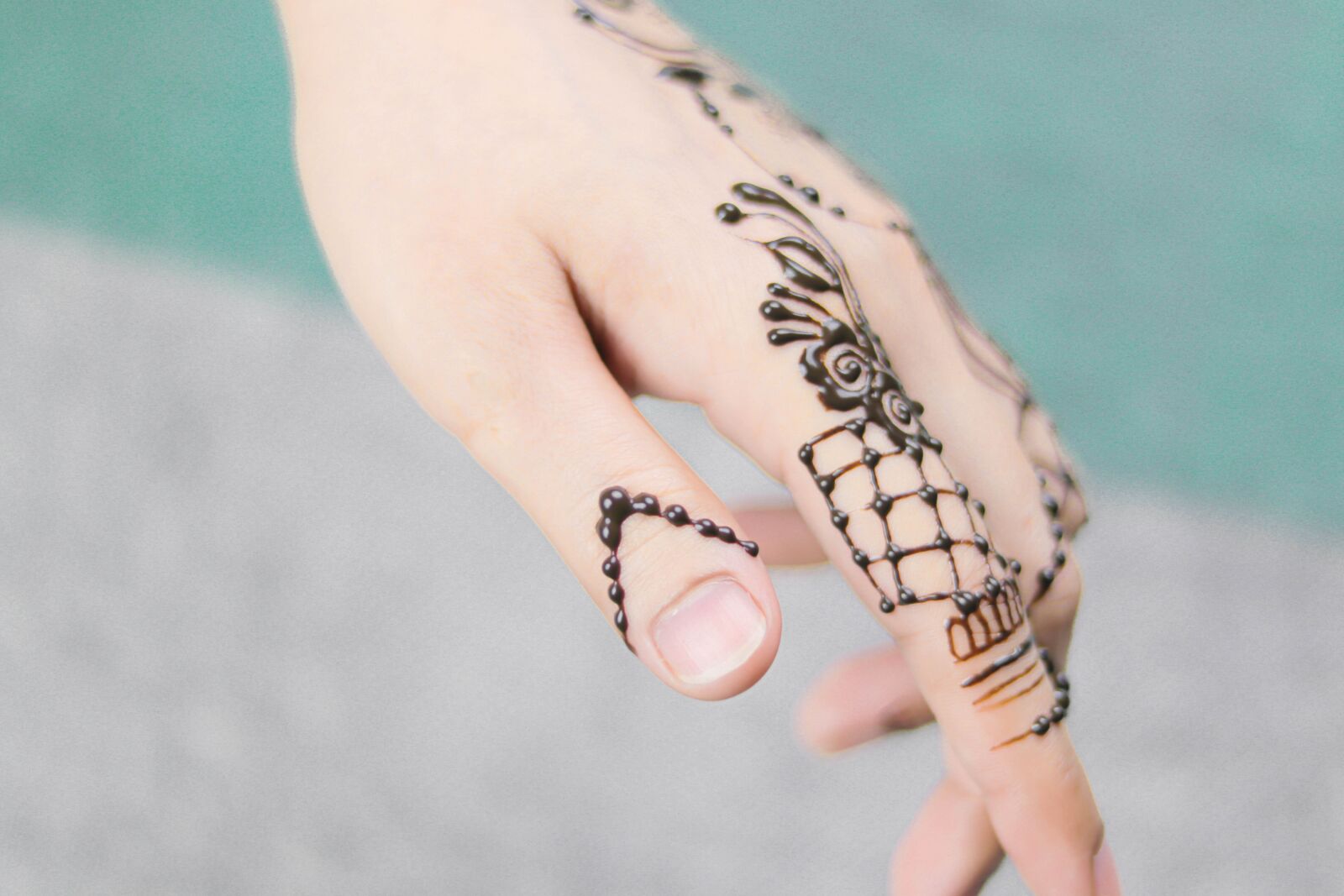Canon EOS 80D + Canon EF 50mm F1.8 STM sample photo. Indian, tattoo, henna photography