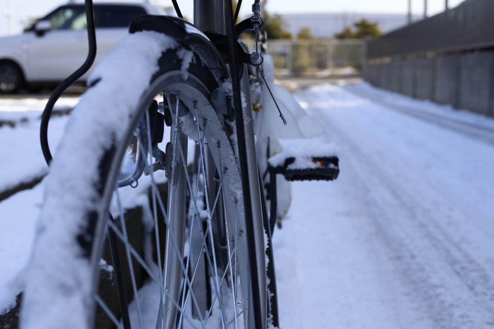 Canon EOS 6D + Canon EF 50mm F1.8 STM sample photo. Winter, bike, snow photography
