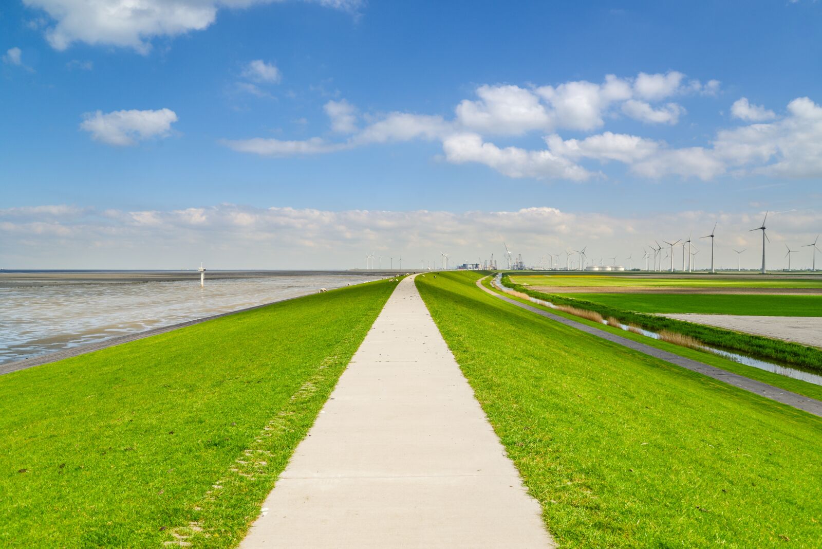 Nikon D610 sample photo. Dike, dutch, perspective photography