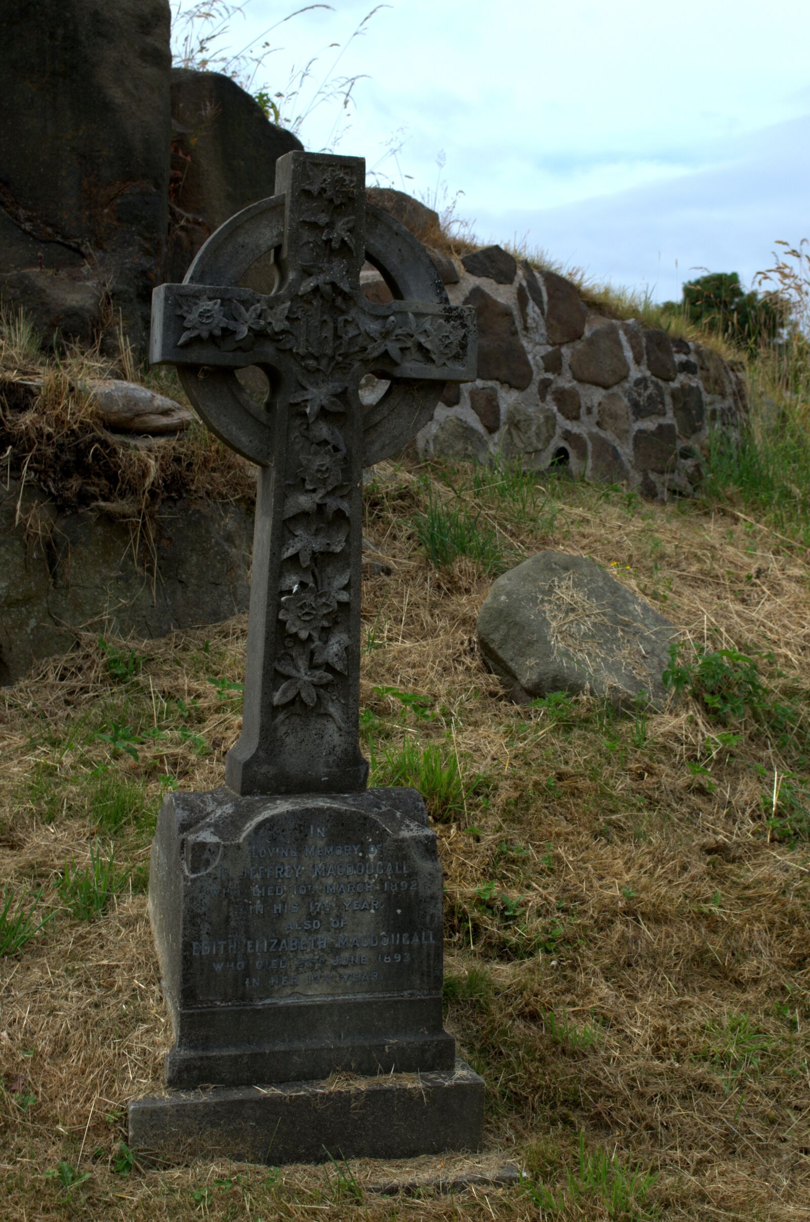 Nikon D5100 sample photo. Celtic cross, cemetery, celtic photography