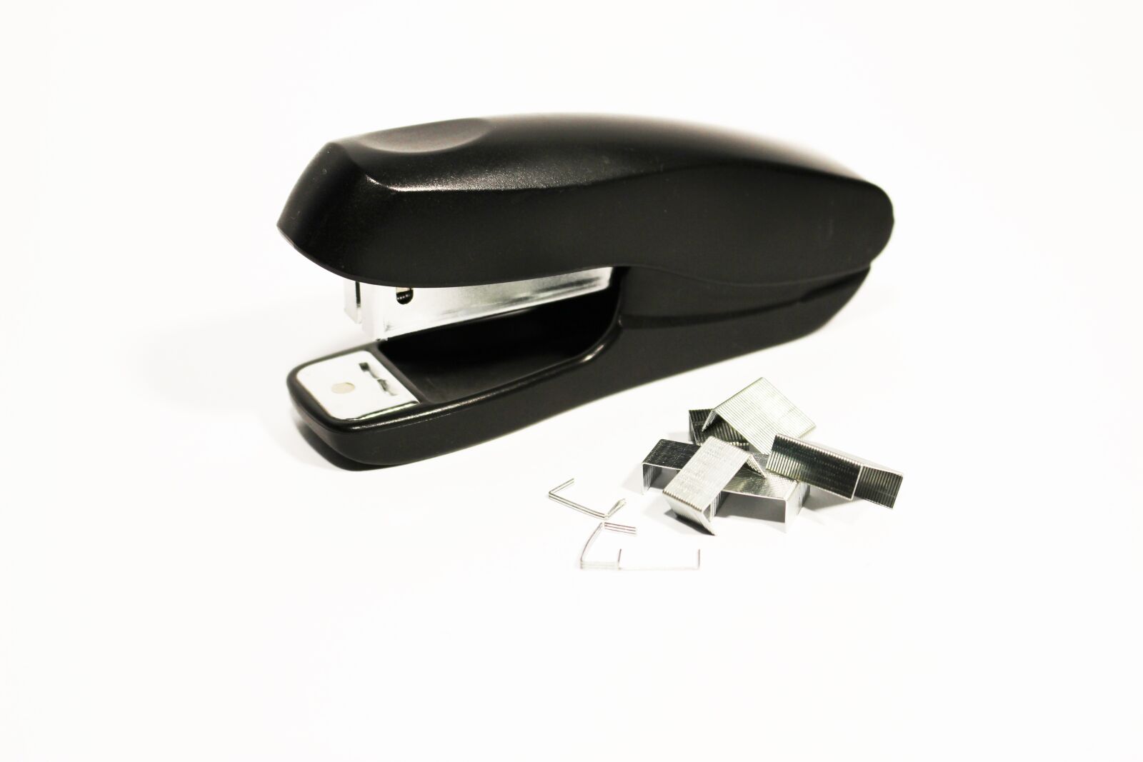 Canon EOS 100D (EOS Rebel SL1 / EOS Kiss X7) sample photo. Stapler, clips, office photography