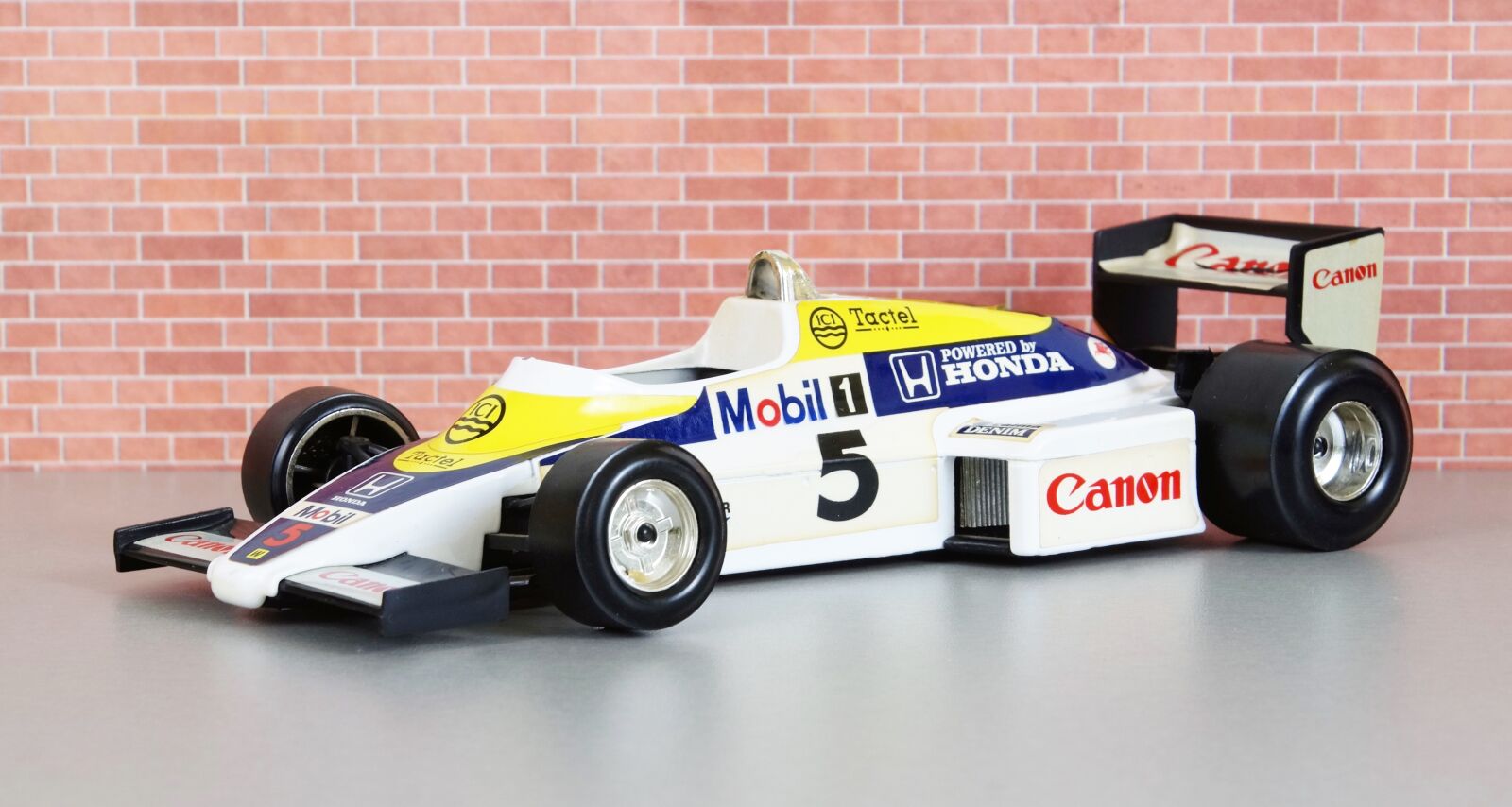 Sony DT 18-70mm F3.5-5.6 sample photo. Honda, formula 1, auto photography