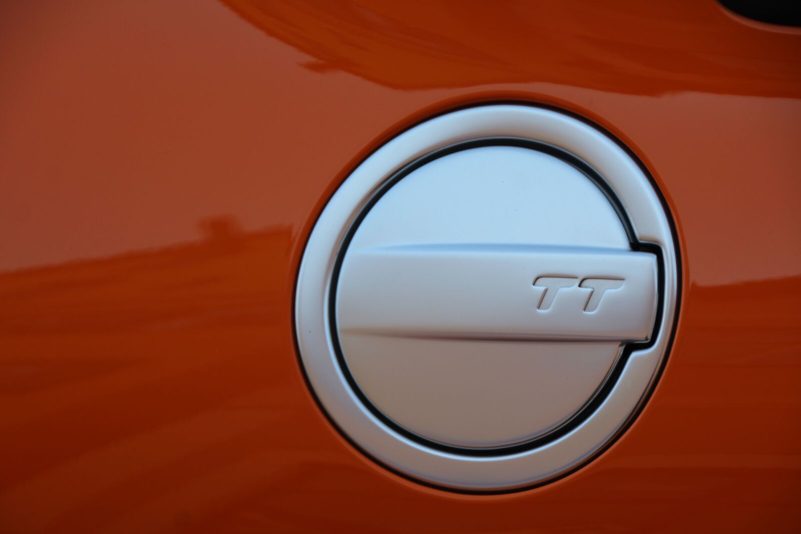 Canon EOS 1200D (EOS Rebel T5 / EOS Kiss X70 / EOS Hi) sample photo. Audi tt, fuel tank photography