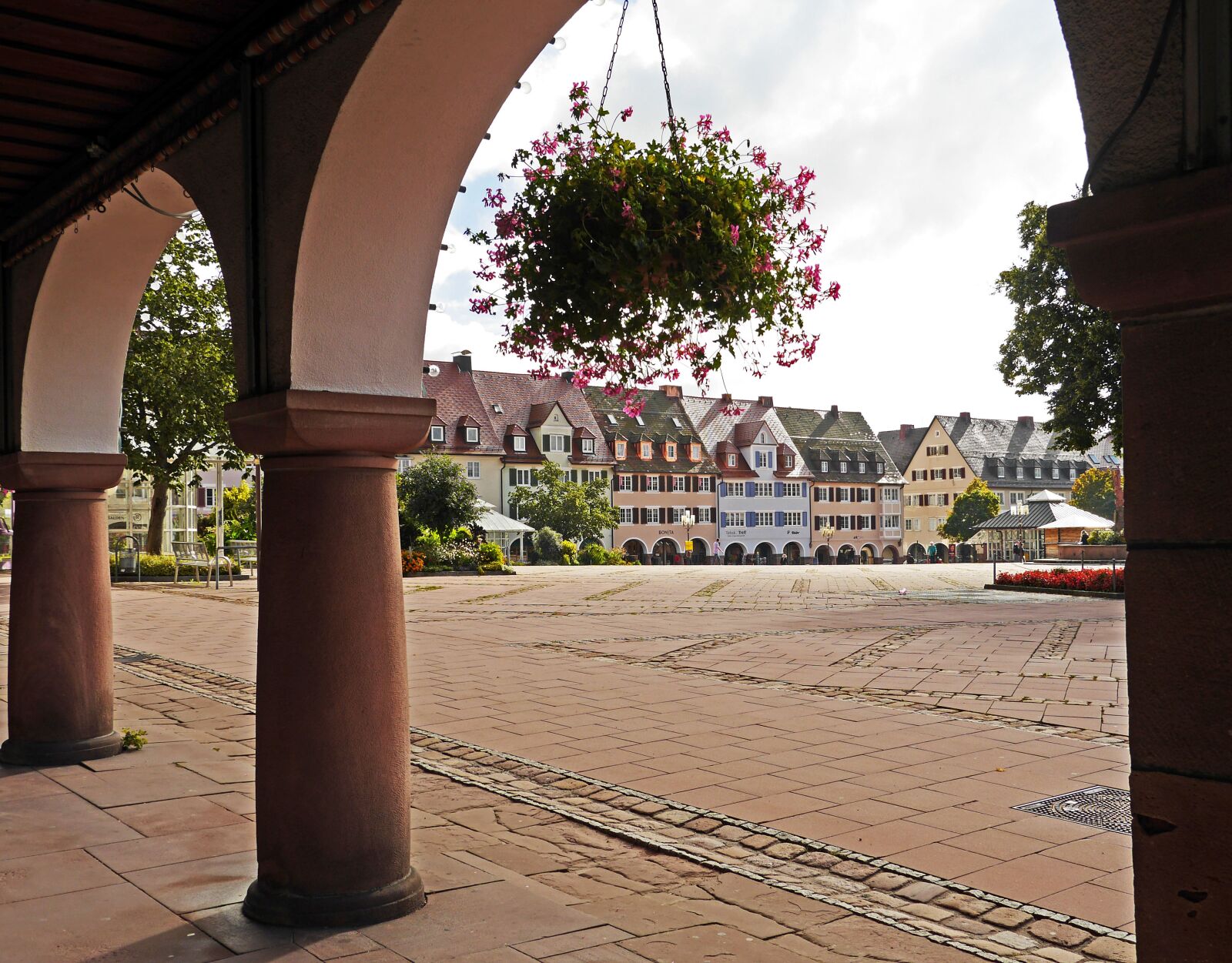 Panasonic Lumix DMC-GH3 sample photo. Freudenstadt, marketplace, northern black photography