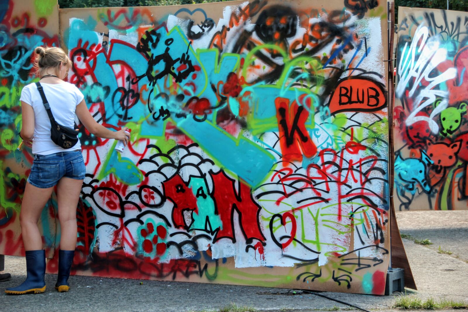 Canon EOS 600D (Rebel EOS T3i / EOS Kiss X5) sample photo. Graffiti, spray, wall painting photography