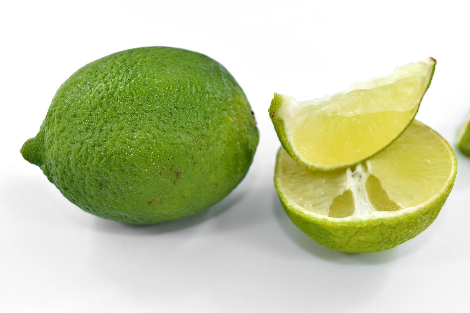 Nikon D5500 sample photo. Fresh, half, key lime photography