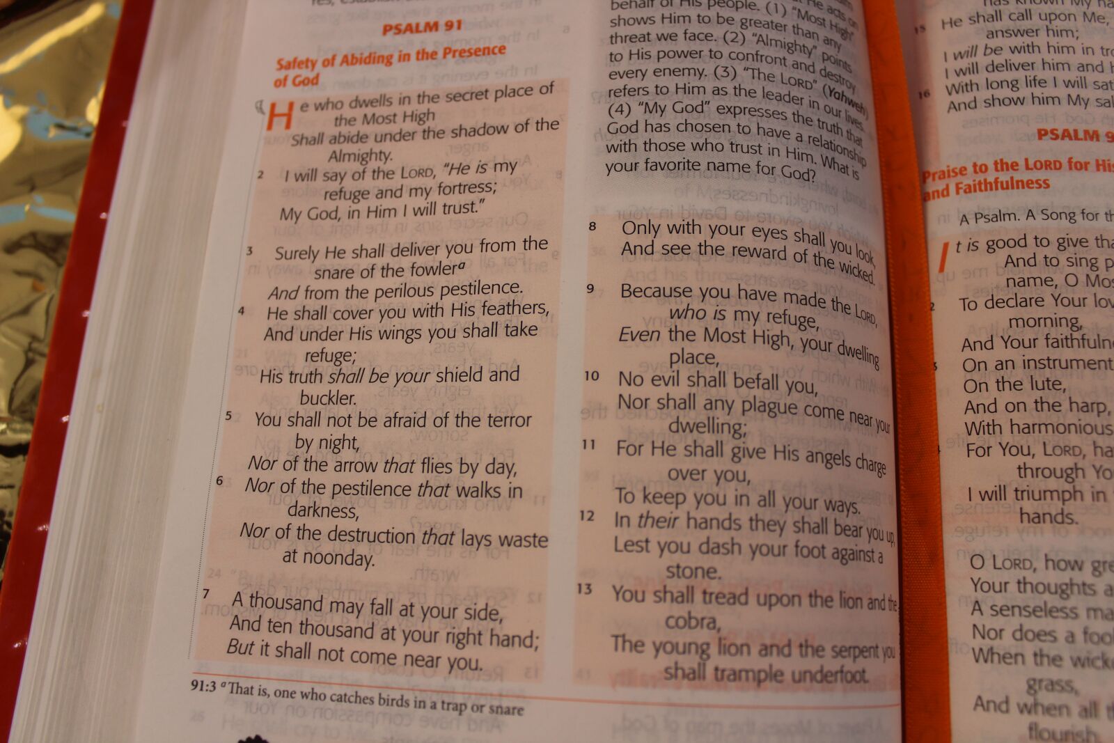 Canon EOS 1300D (EOS Rebel T6 / EOS Kiss X80) sample photo. Holy bible, scriptures, bible photography