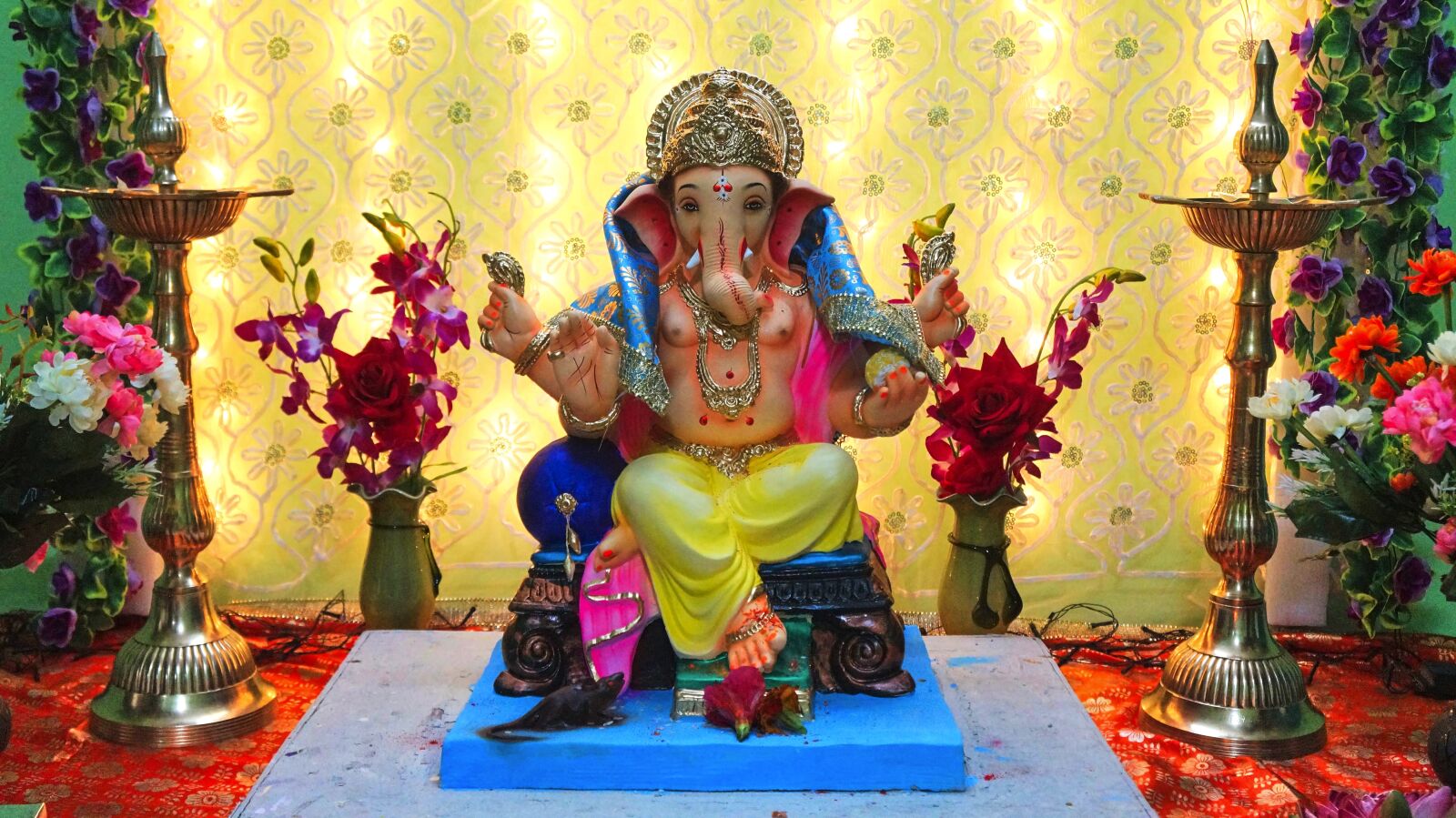 Sony Alpha a3000 + Sony E 18-55mm F3.5-5.6 OSS sample photo. God, love, ganesh photography