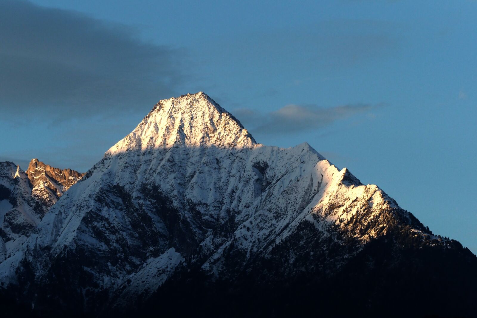 Olympus M.Zuiko Digital ED 40-150mm F2.8 Pro sample photo. Mountain, mountains, landscape photography