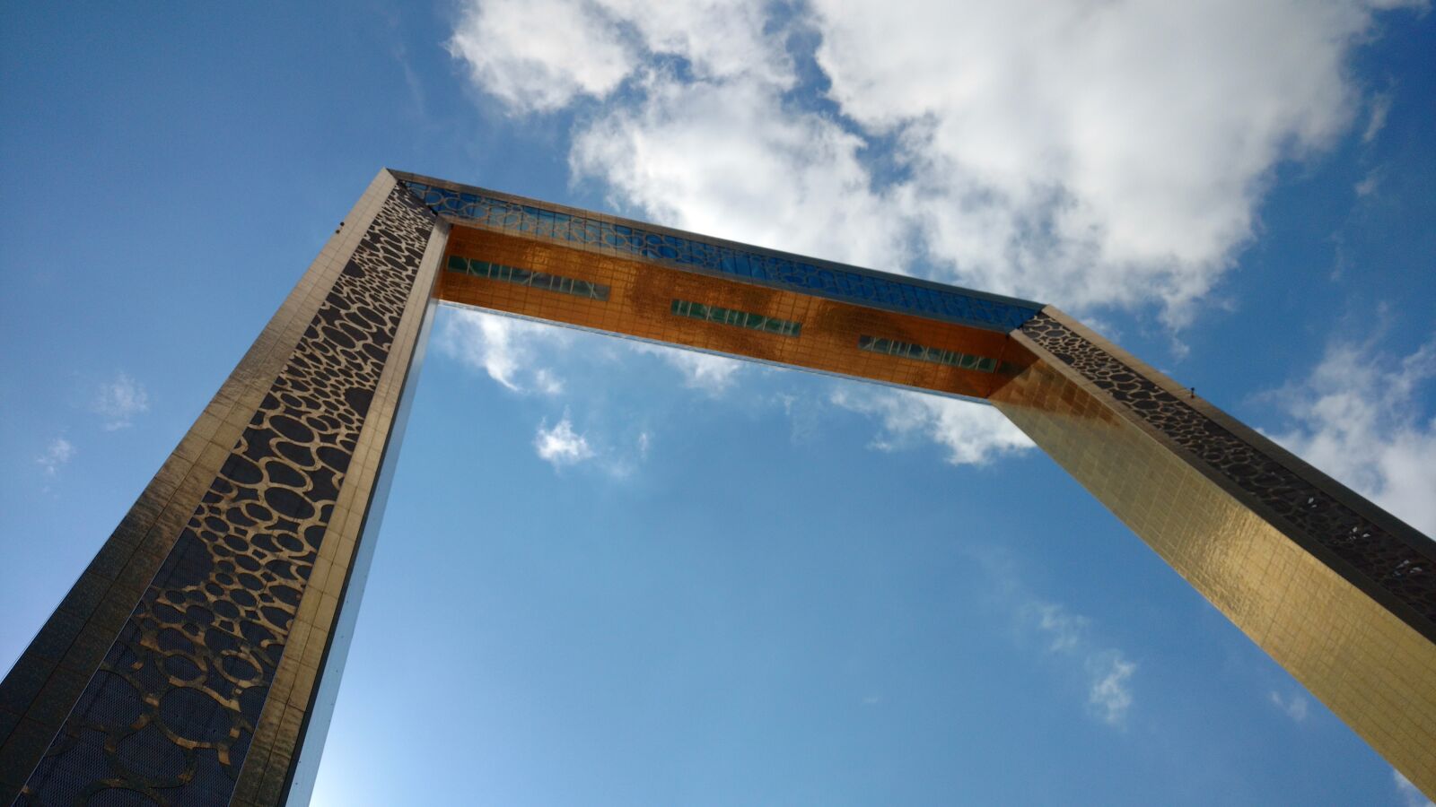 Motorola Moto X Play sample photo. Dubai frame, sky, architecture photography