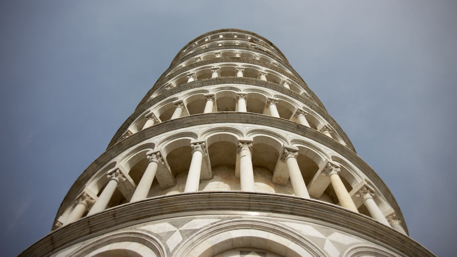 Canon EOS 550D (EOS Rebel T2i / EOS Kiss X4) sample photo. Pisa, monument, building photography
