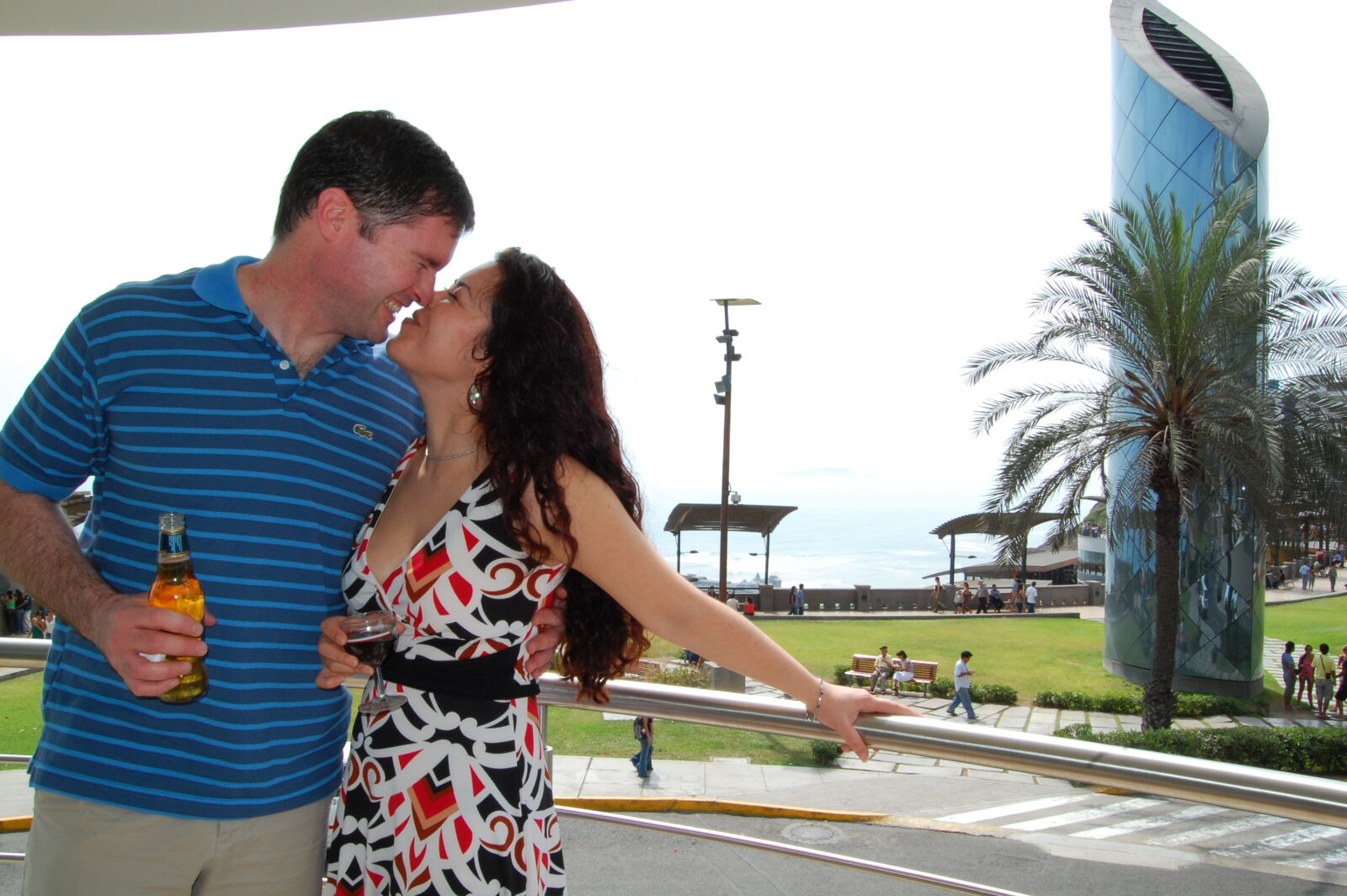 Nikon D40 sample photo. Coast, colorful, couple, fun photography