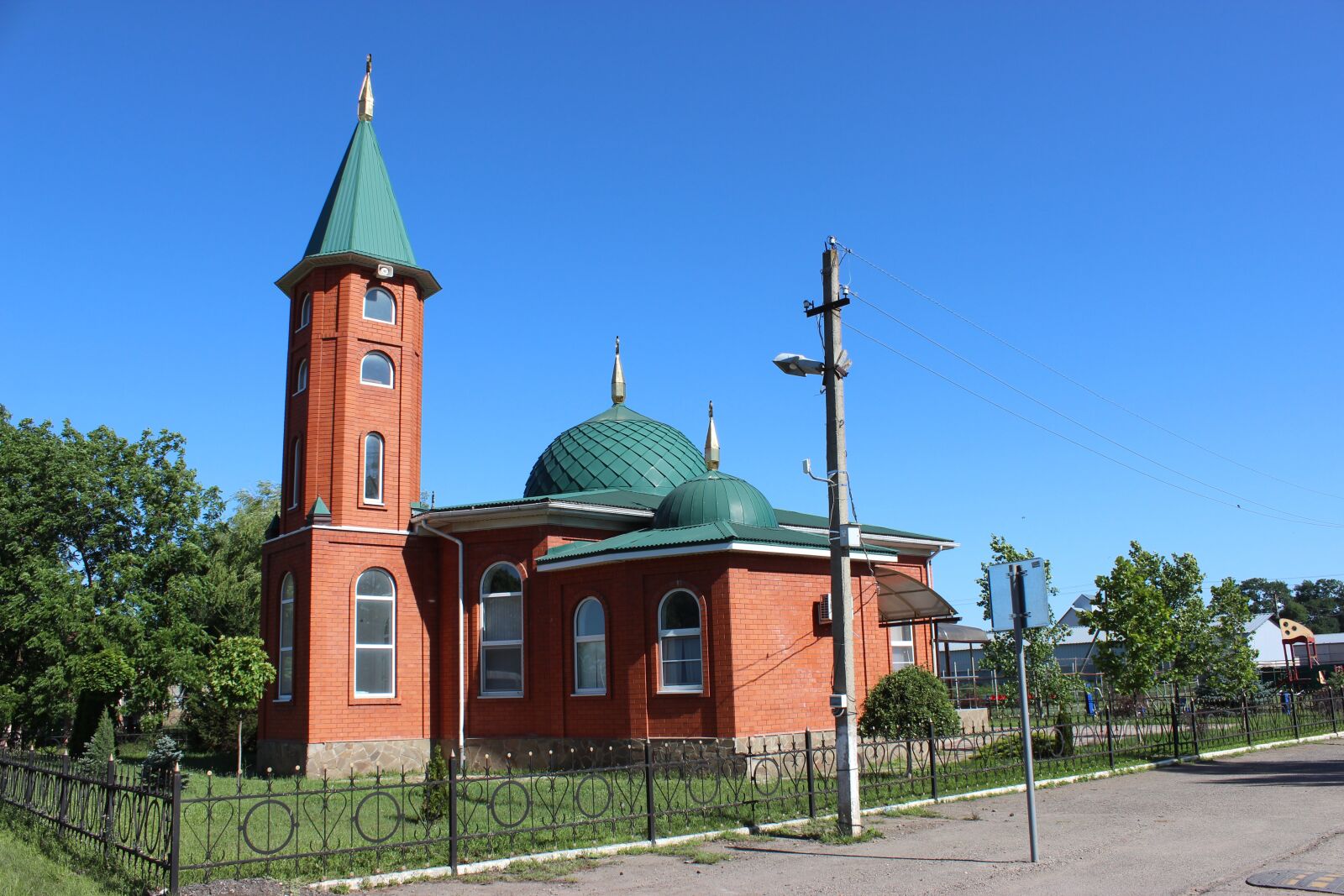 Canon EOS 600D (Rebel EOS T3i / EOS Kiss X5) sample photo. Adygea, russia, mosque photography