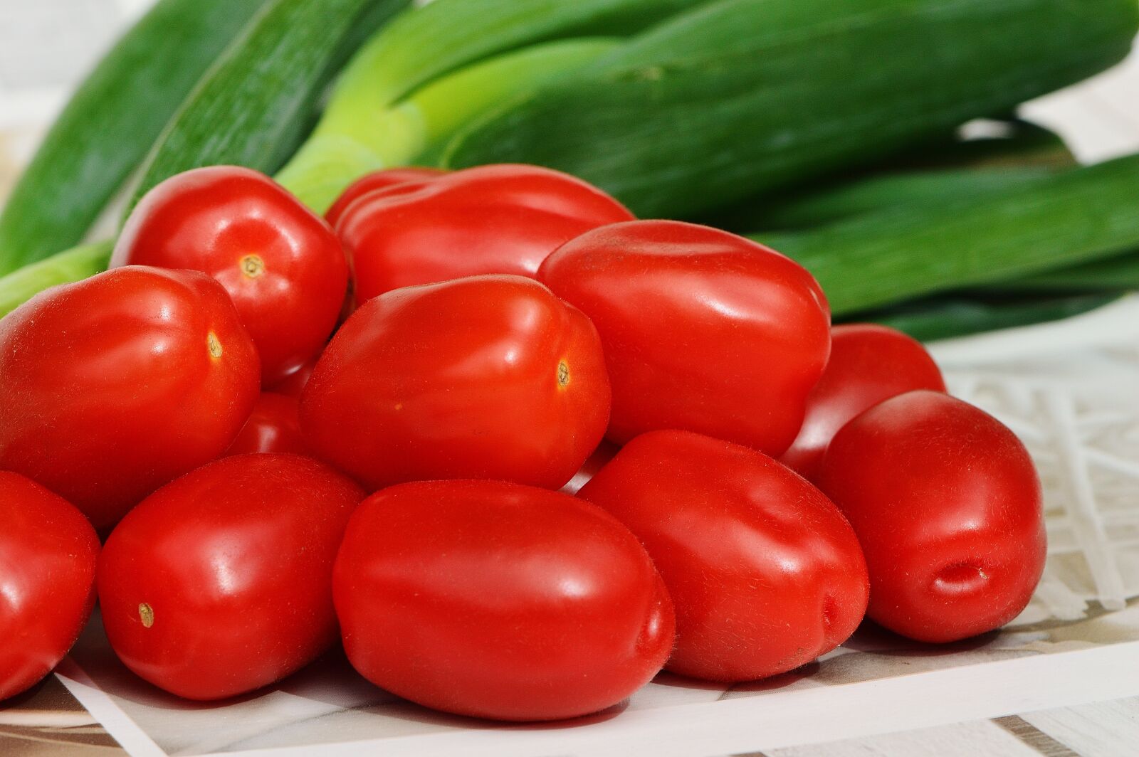 Nikon D3200 sample photo. Tomatoes, spring onions, vegetables photography
