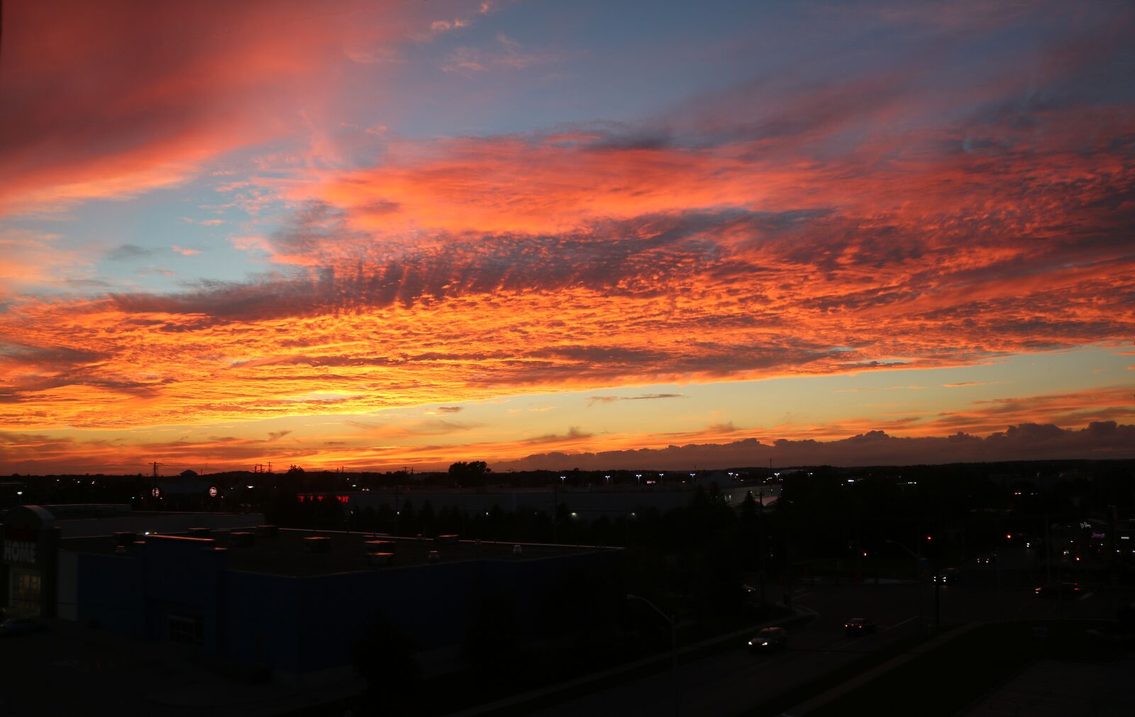 Canon EOS 750D (EOS Rebel T6i / EOS Kiss X8i) sample photo. Sunset, sky, clouds photography
